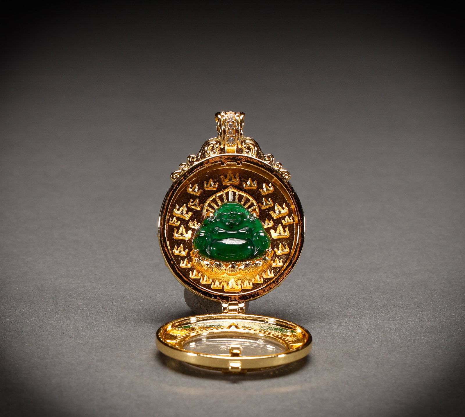 Jade pendant - 2