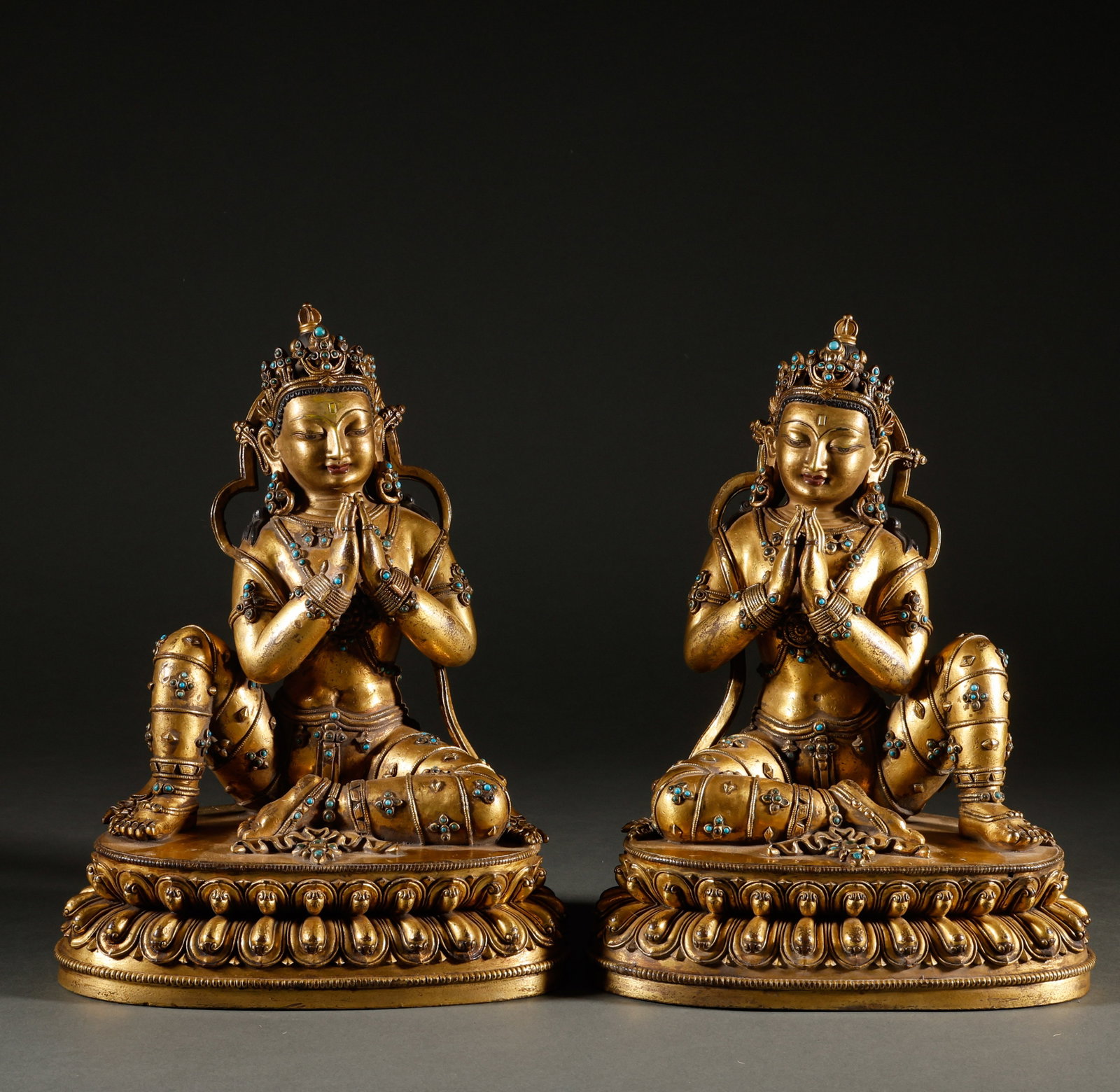 A set of bronze gilded Buddha statues from the Ming Dynasty: Height: 28cm, Width: 20cm, Weight: 8504g