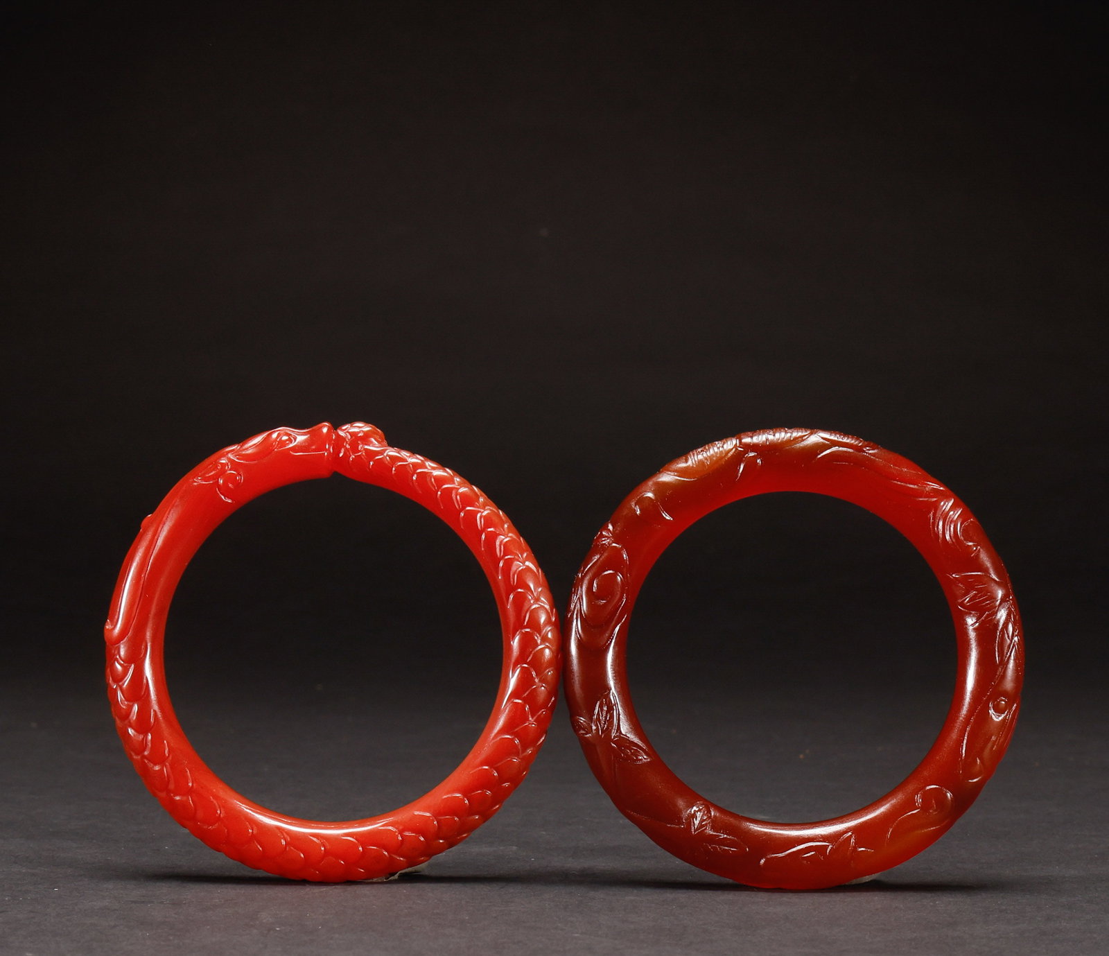 A pair of Qing Dynasty agate bracelets (1 of 10)