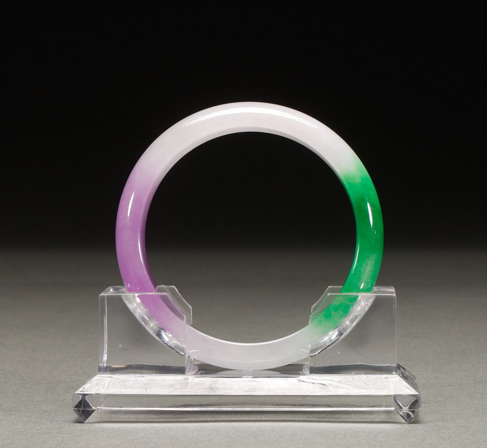 Qing Dynasty Jade Bracelet: Inner diameter: 5.9cm, weight: 62g