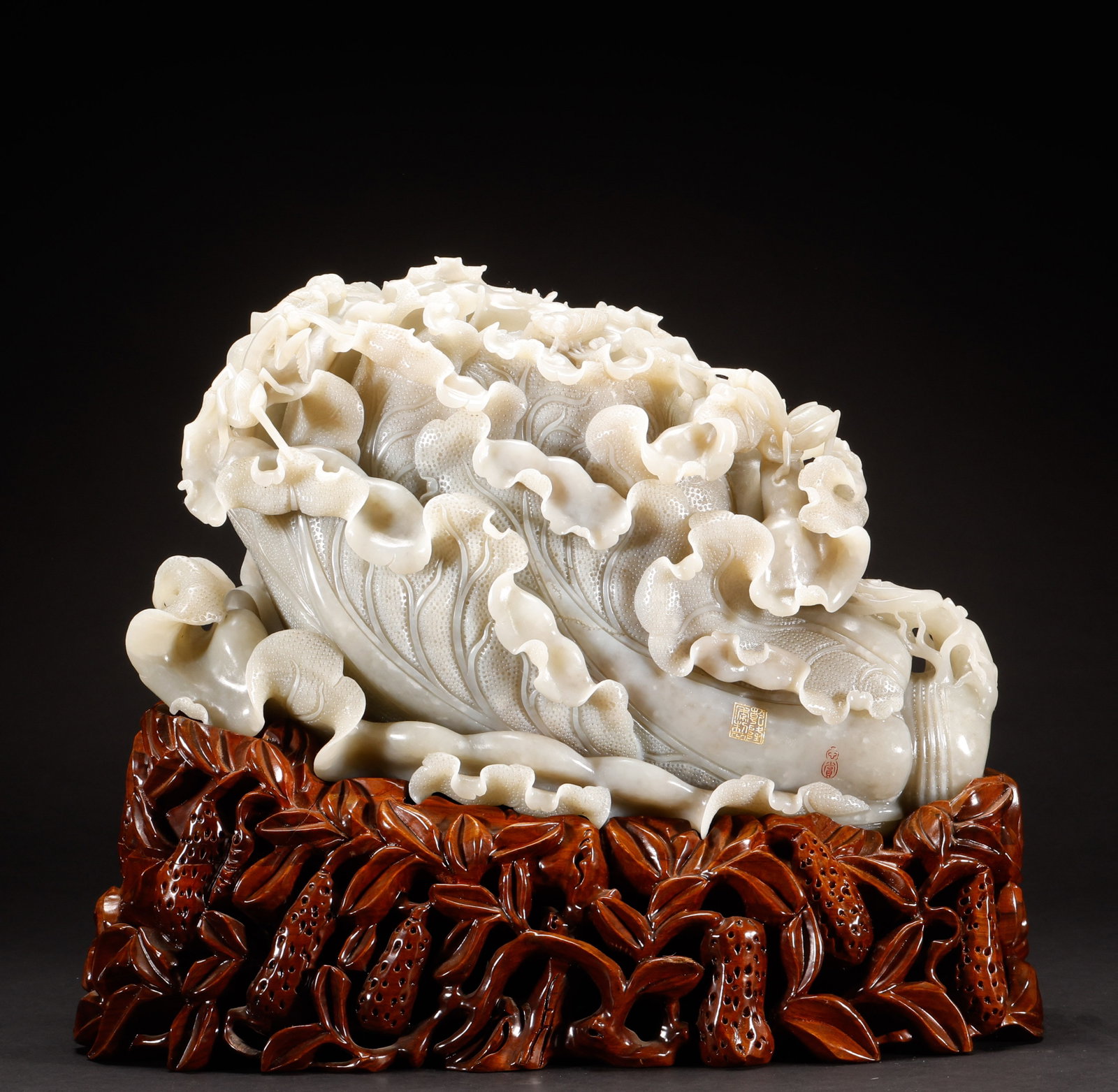 Hotan Jade Cabbage in Qing Dynasty: Height: 26cm, Width: 37cm, Thickness: 17cm, Weight: 17066g