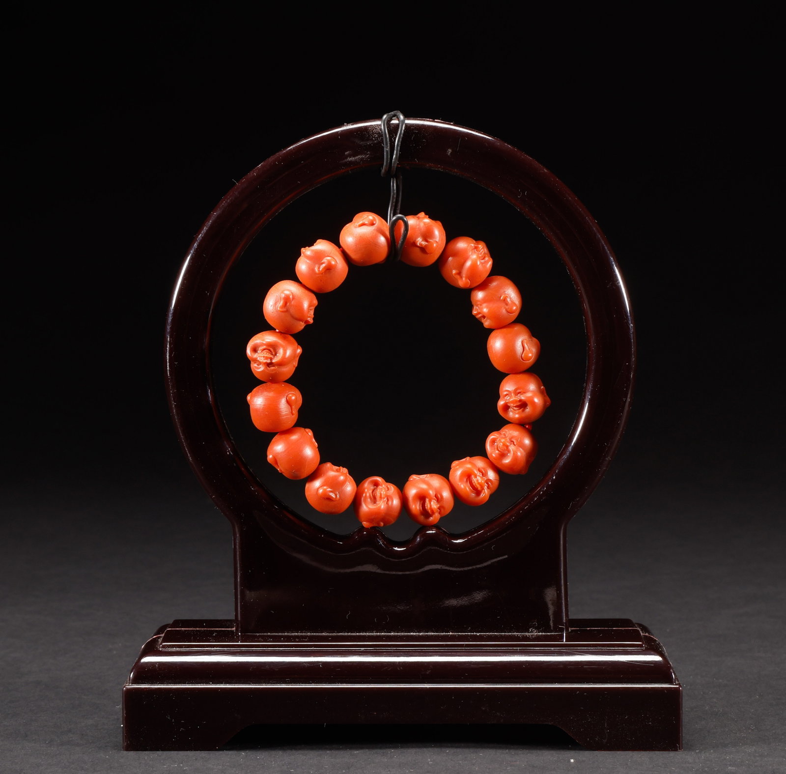 Qing Dynasty Southern Red Maitreya Buddha Handstring: Height: 1.5cm, Weight: 52g