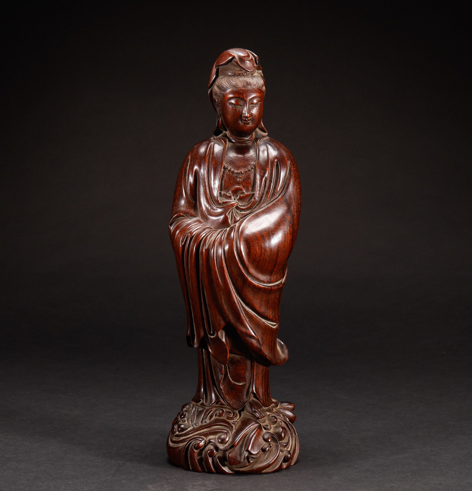 Qing Dynasty Purple Sandalwood Guanyin Statue: Height: 29cm, Width: 9.5cm, Weight: 738g