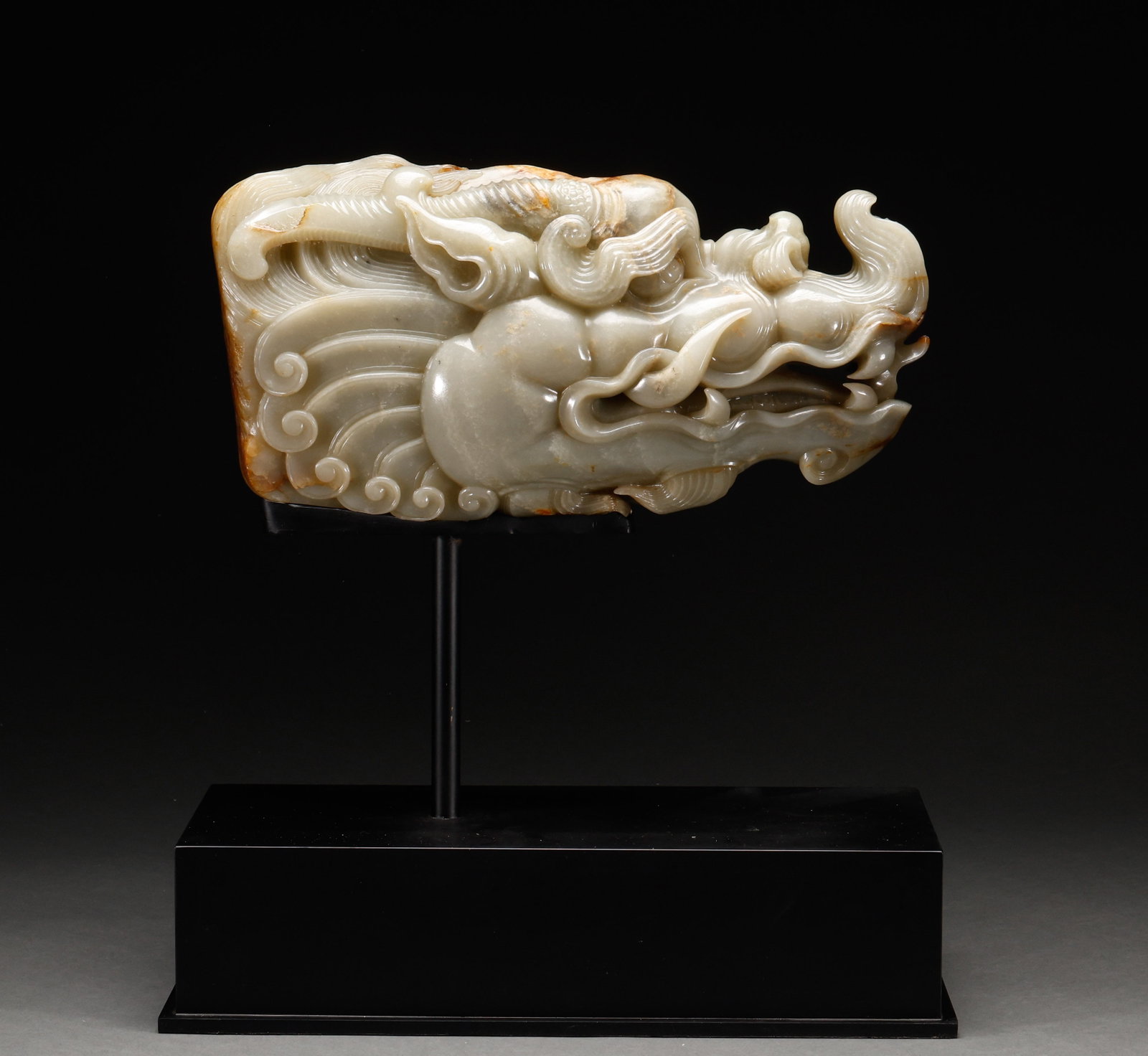 Hetian Yulong Shou in the Qing Dynasty: Height: 20cm, Width: 39cm, Weight: 12660g