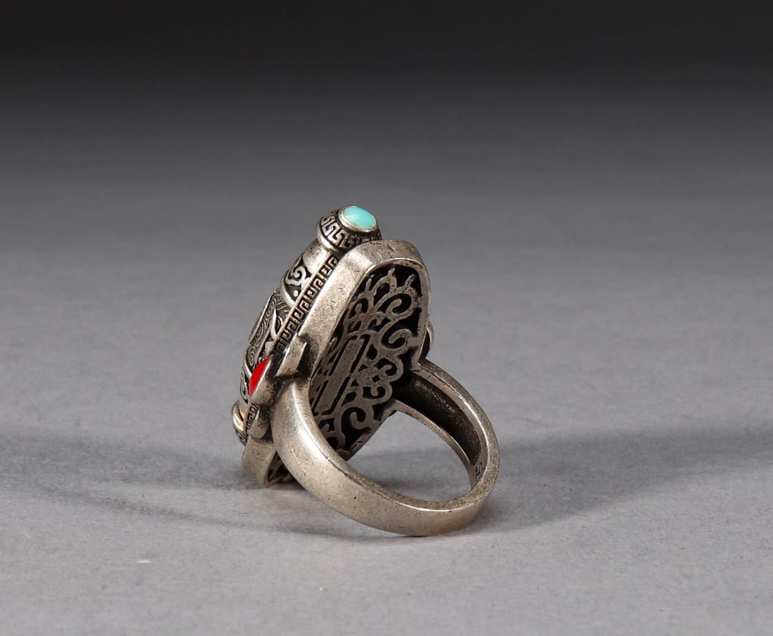 Silver ring - 6