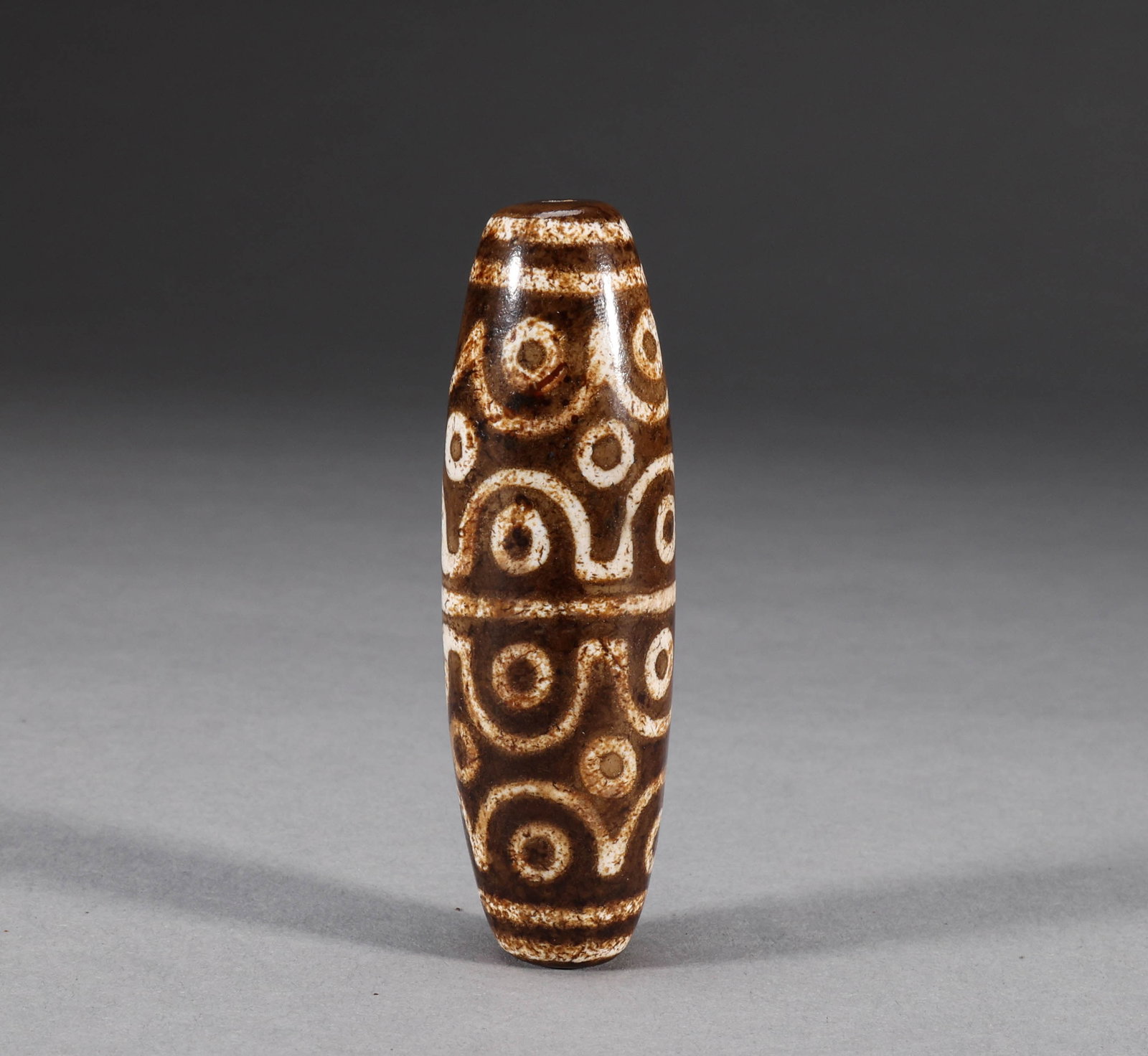 Before the Ming Dynasty, cinnabar Tianzhu: Height: 8.5cm, width: 2.8cm, weight: 83g