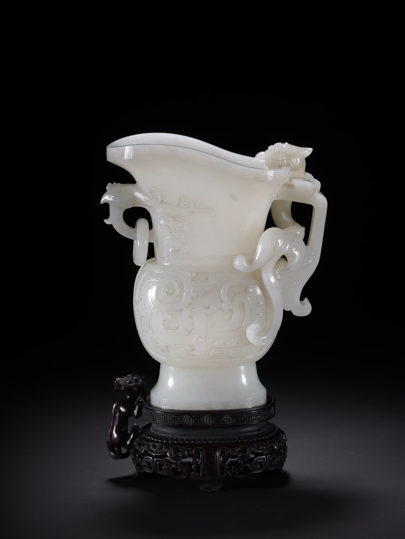 Qing Dynasty Hetian Jade Dragon Pattern Cup (1 of 11)