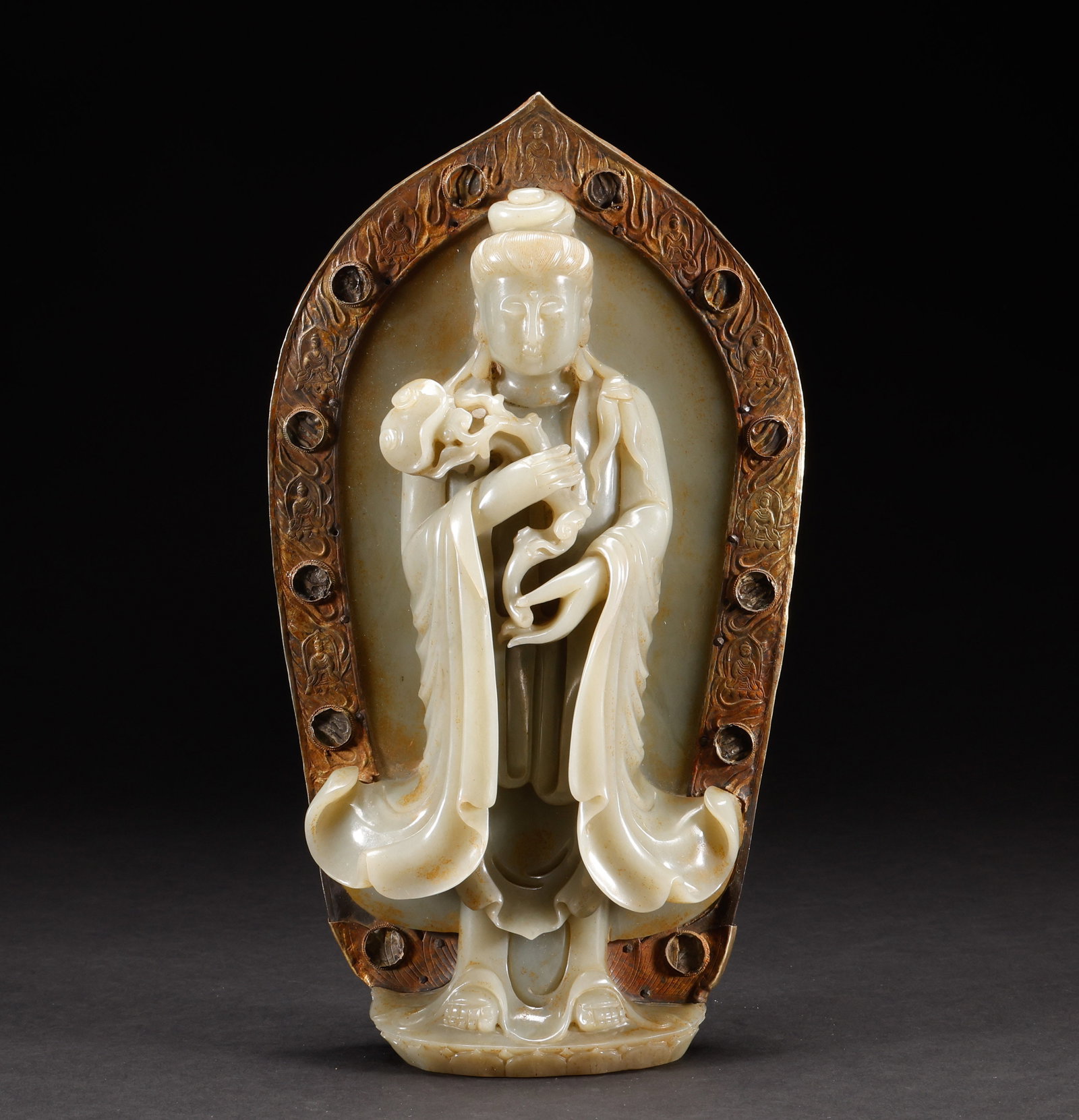 Qing Dynasty Hotan Jade Avalokitesvara Statue: Height: 26cm, Width: 14.5cm, Weight: 1733g