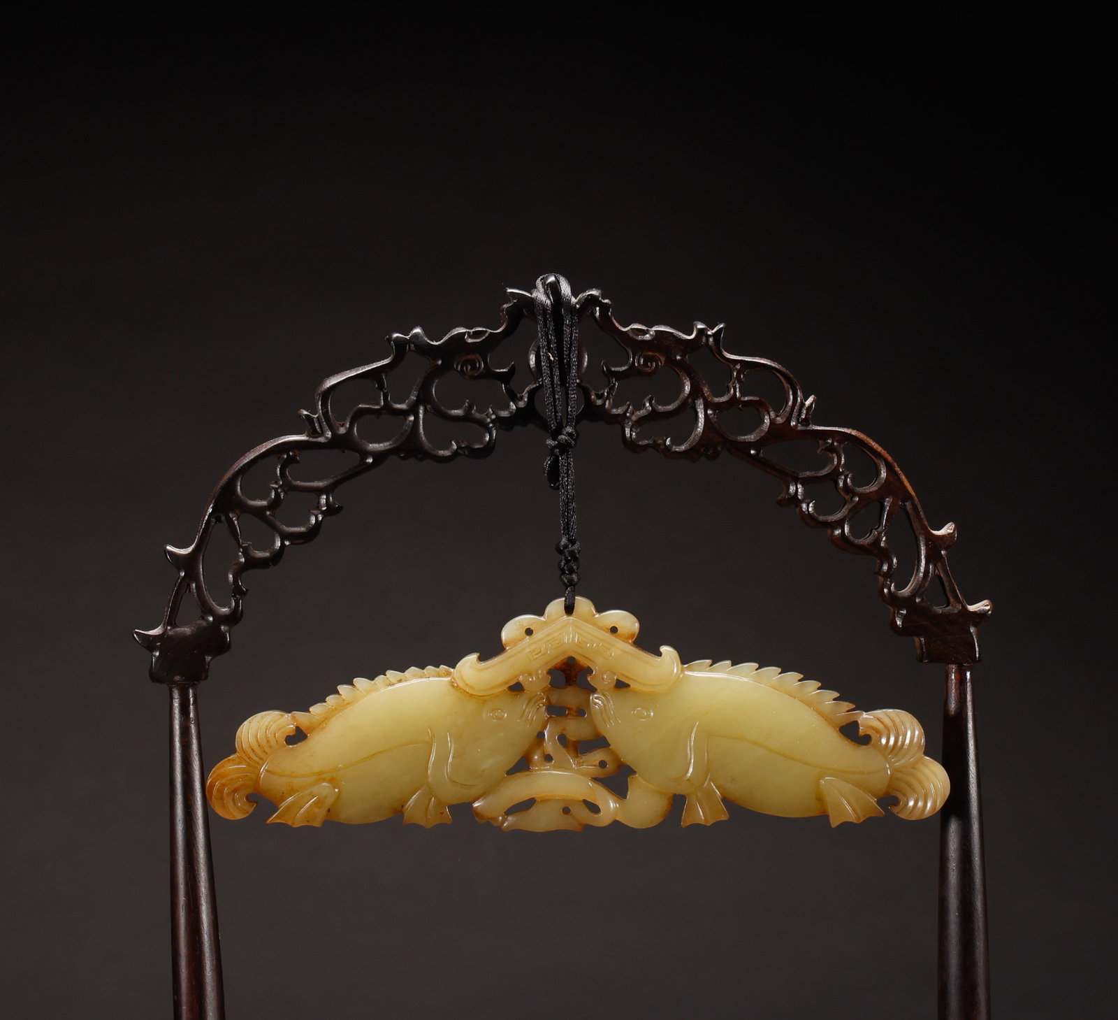 Qing Dynasty Hetian Huangyupei: Height: 4.5cm, Width: 13.5cm, Weight: 54g