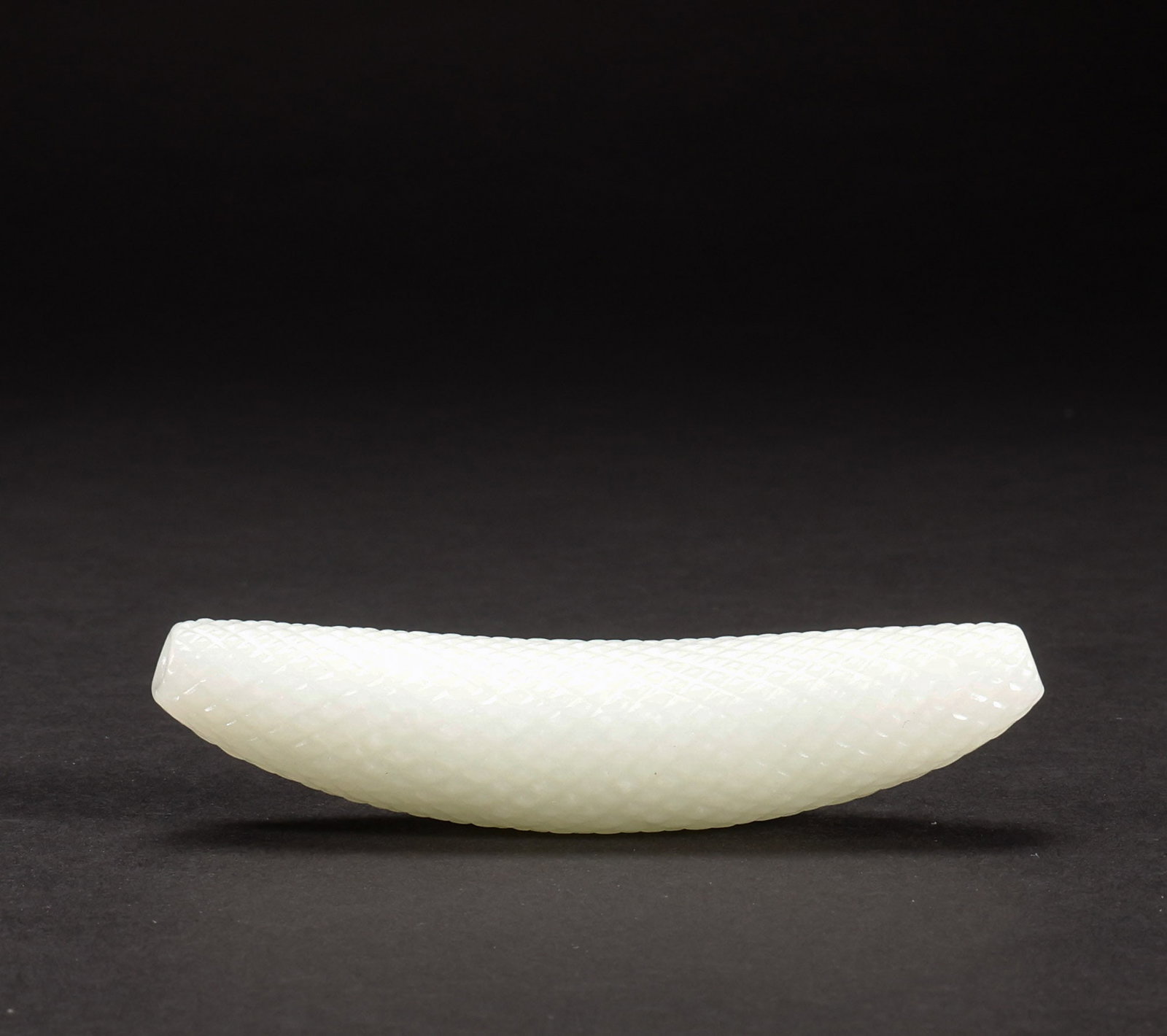 Hotan Jade Lezi in Qing Dynasty: Height: 9cm, Width: 2.2cm, Weight: 52g