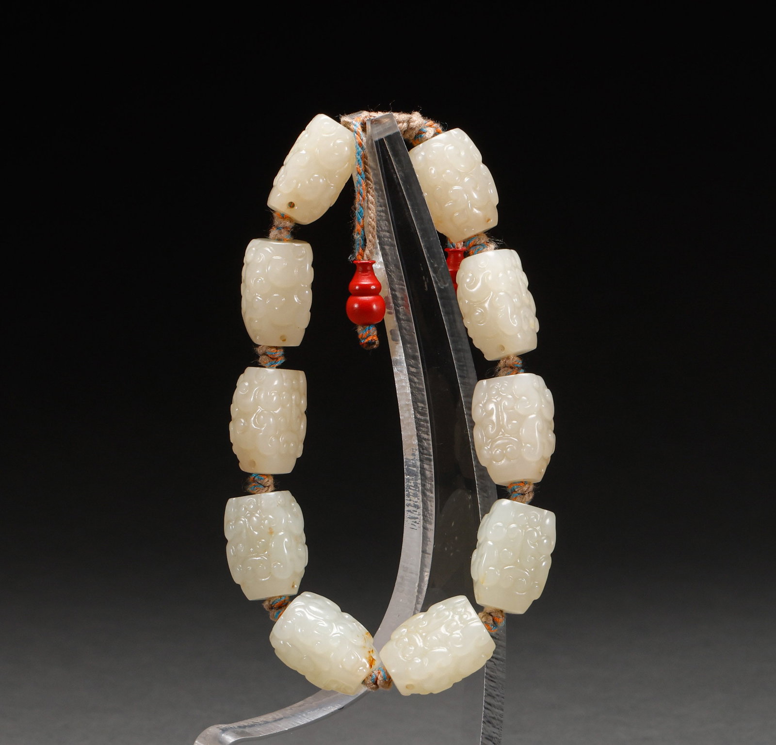 Hetian Jade Hand String in Qing Dynasty: Height: 1.8cm, Width: 2cm, Weight: 92g