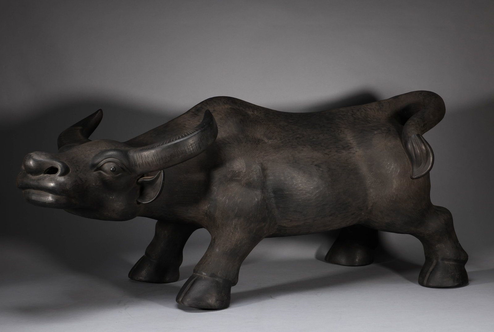 Qing Dynasty Purple Clay Cattle: Height: 56cm. Long :102cm. Weight: 29670g