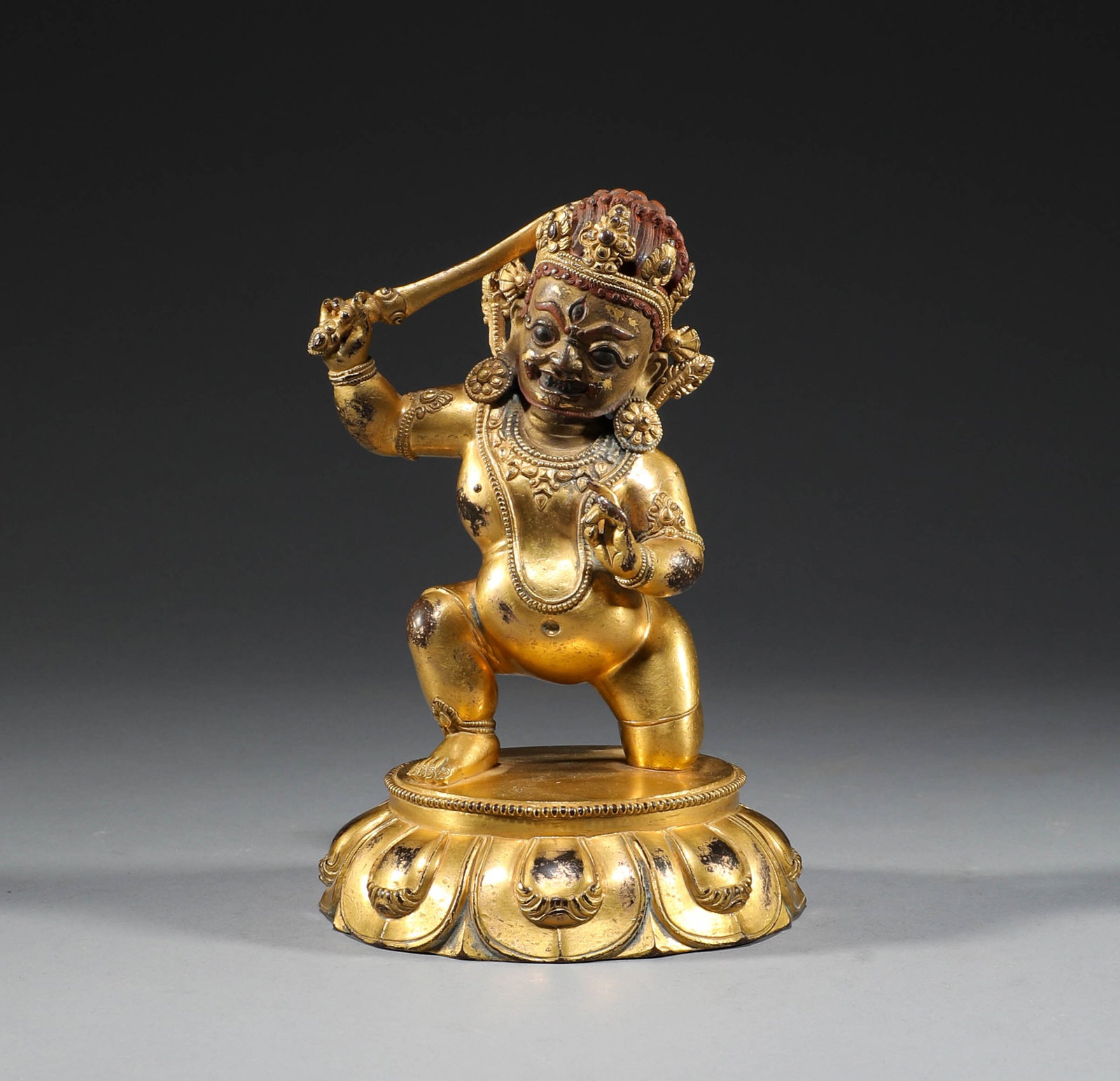 Bronze gilded Diamond Buddha statue from the Qing Dynasty: Height: 18cm, width: 11cm, weight: 1321.5g