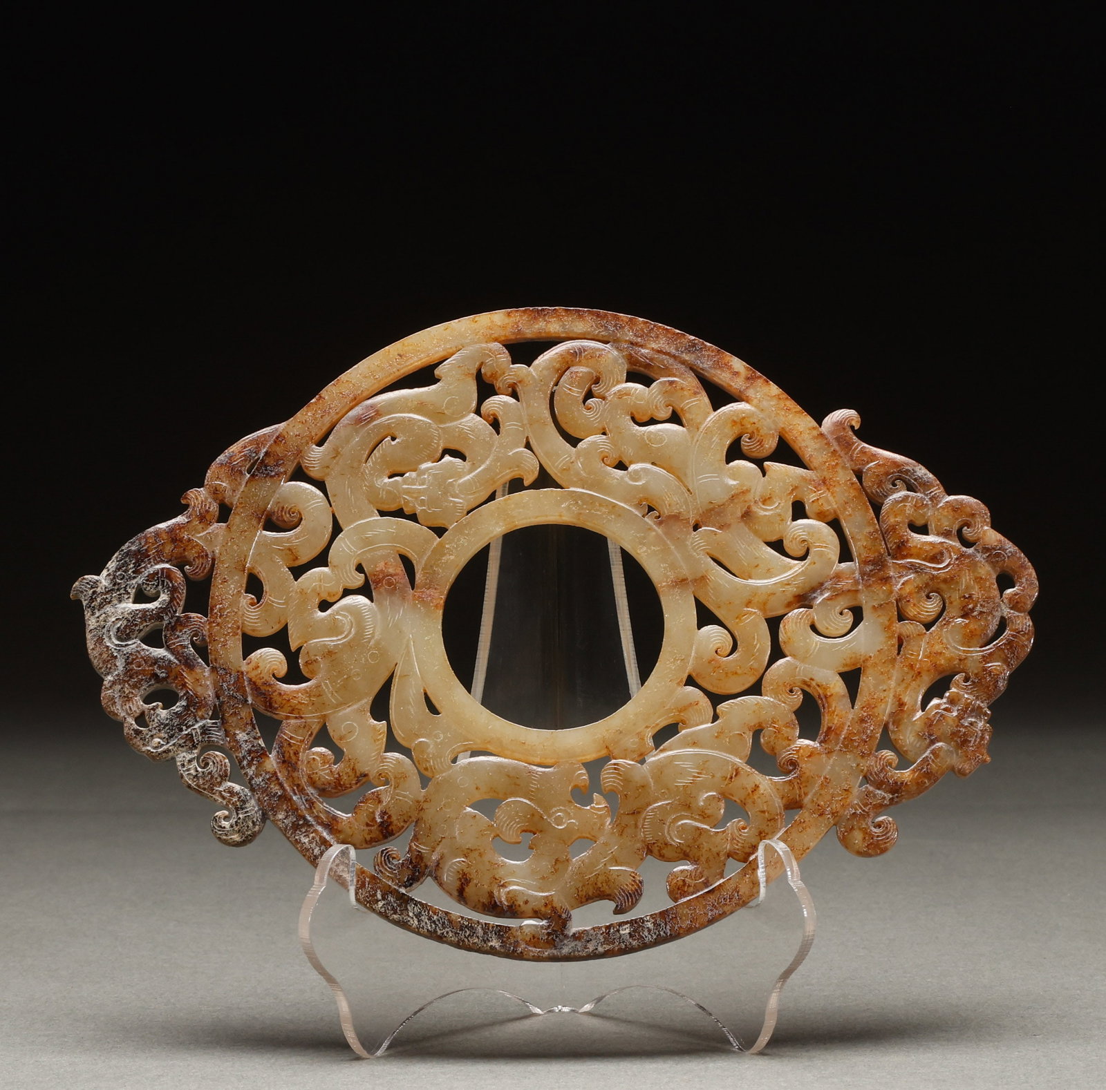 He Tian Yubi before the Ming Dynasty: Height: 12.5cm, Width: 18cm, Weight: 142g