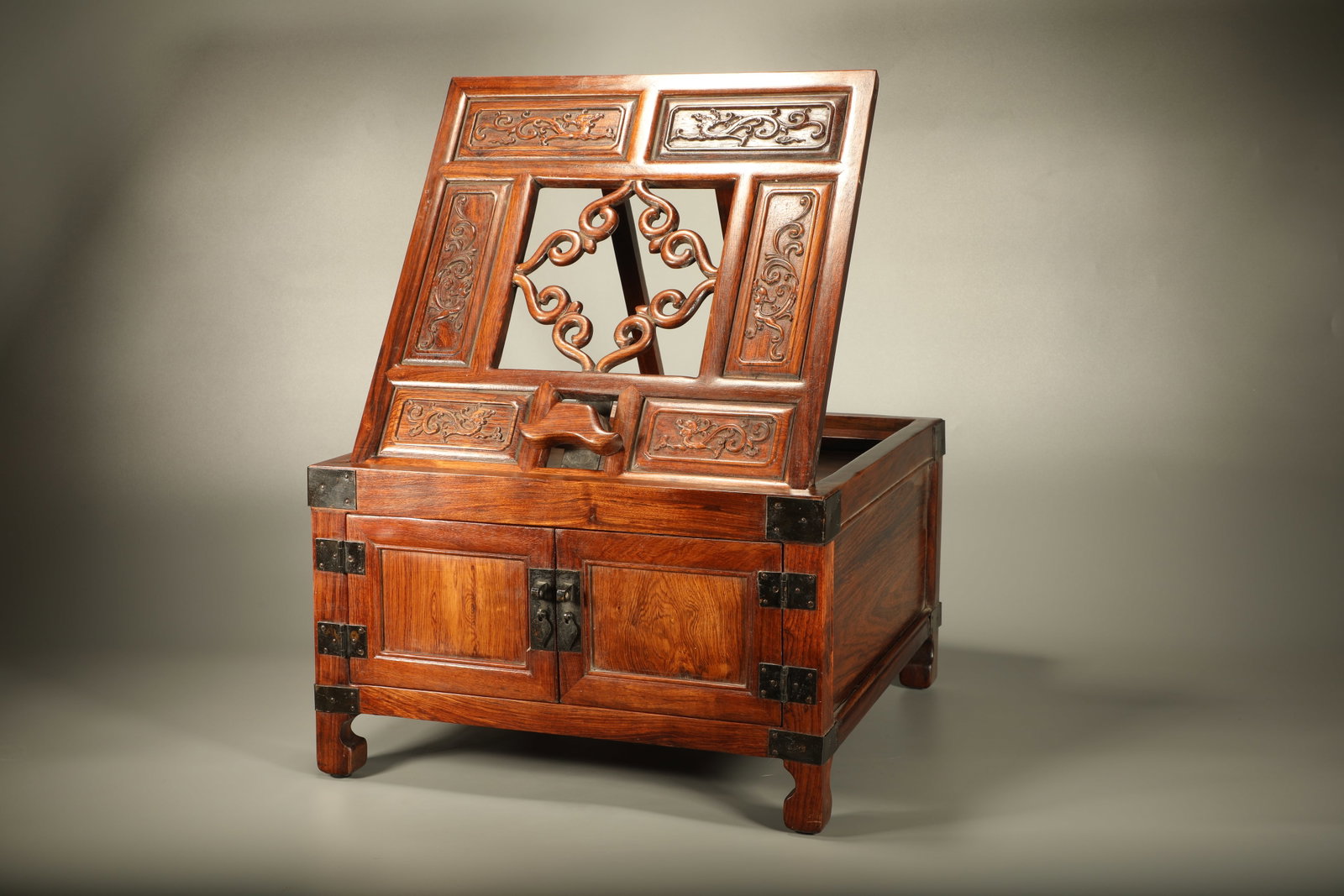 Qing Dynasty Huanghua Pear Carving Dragon Pattern Mirror Platform: Height: 25cm, Width: 40cm,