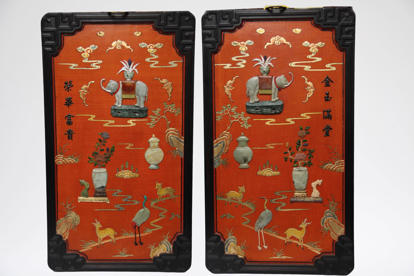 A pair of Qing Dynasty rosewood inlaid with a hundred treasures hanging screen: Height: 115cm, Width: 65cm