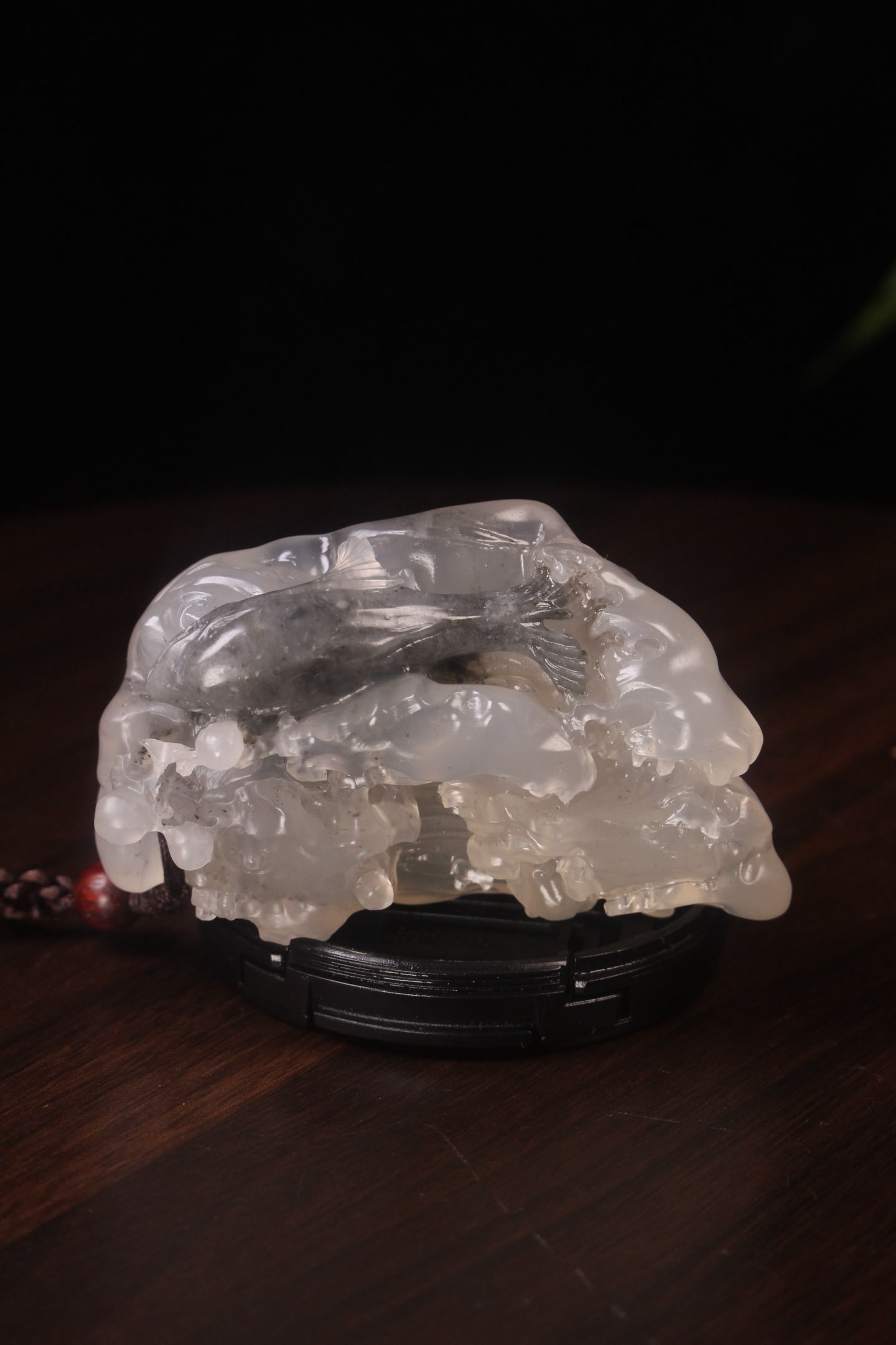 During the Qing Dynasty, Shoushan Shigao Mountain Crystal had fish hand handles every year: Height: 4.3cm, Width: 7.3cm, Weight: 105g