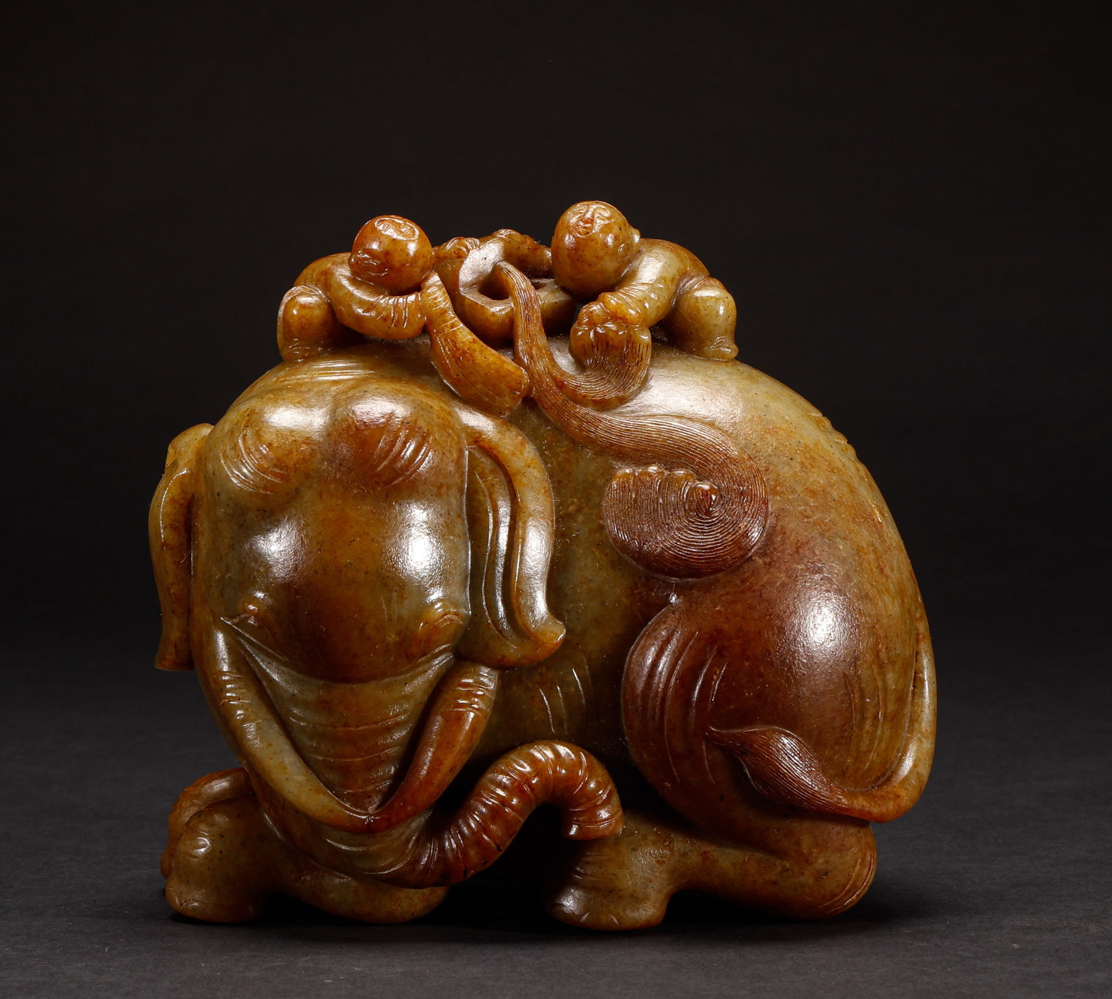 Hotan Jade's Boy Play in Qing Dynasty: Height: 14cm, Width: 16cm, Weight: 2558g