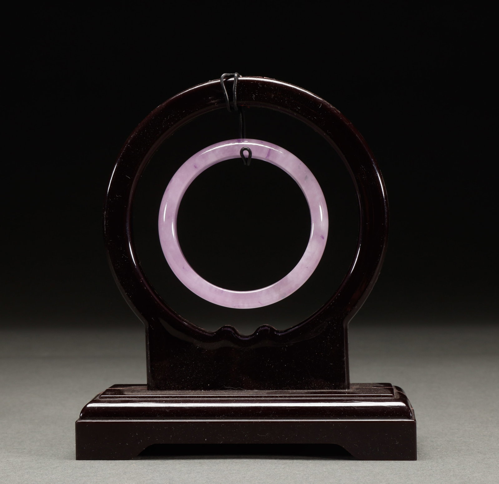Qing Dynasty Jade Bracelet: Inner diameter: 5.7cm, weight: 57g