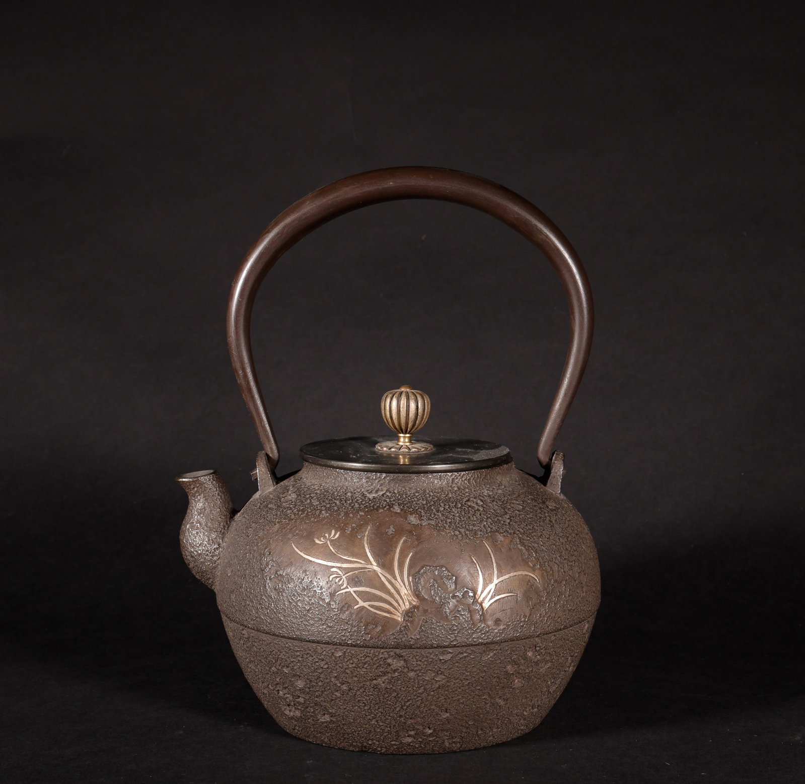 Old Japanese Iron Pot (1 of 6)