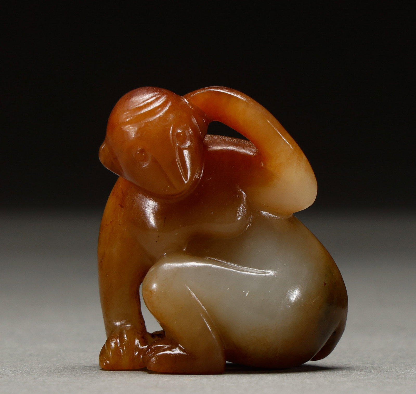 Hetian Yuhou in the Qing Dynasty: Height: 4.5cm, Width: 3.8cm, Weight: 52g