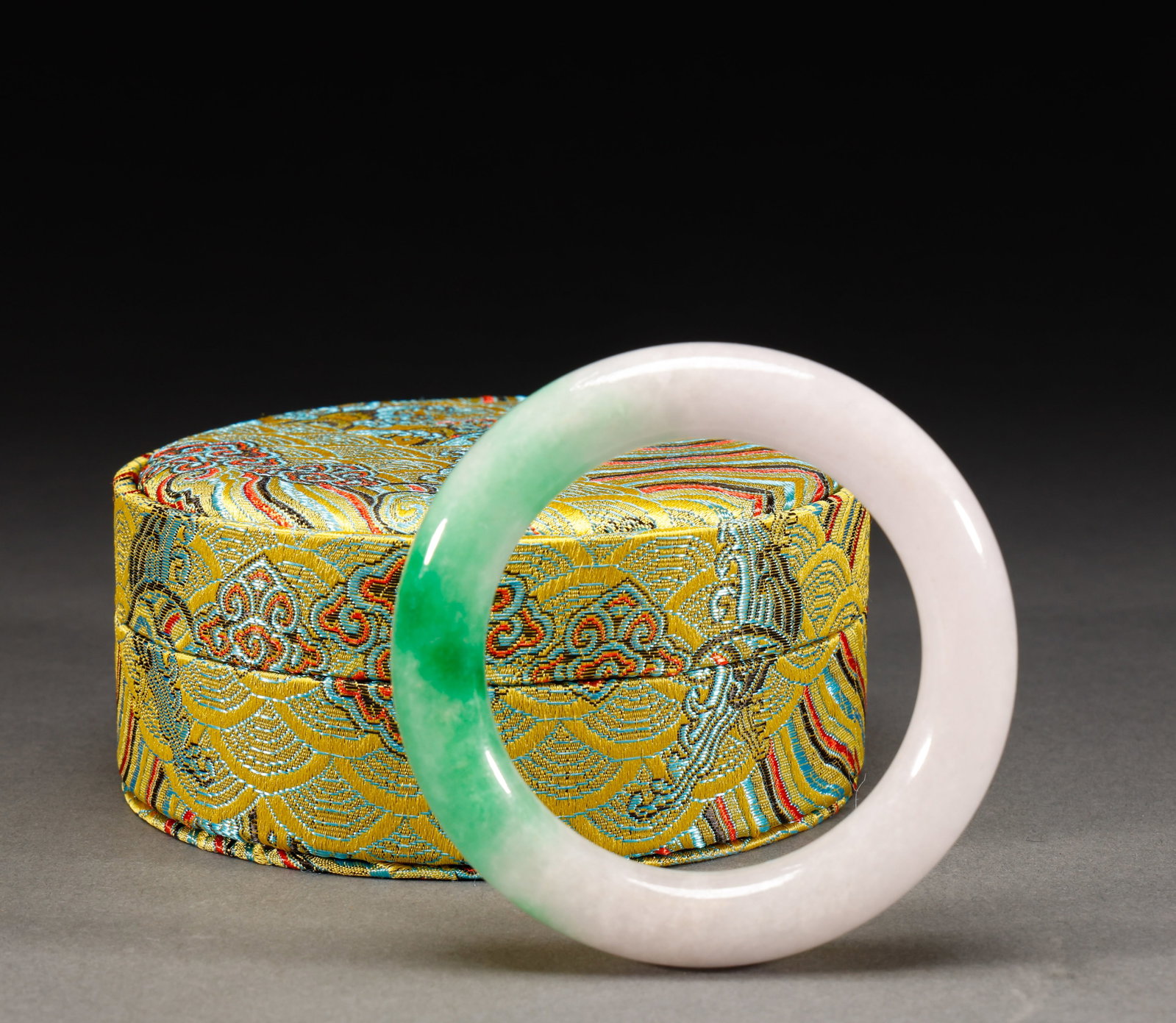 Qing Dynasty Violet Jade Bracelet: Diameter: 6.2cm, weight: 110g