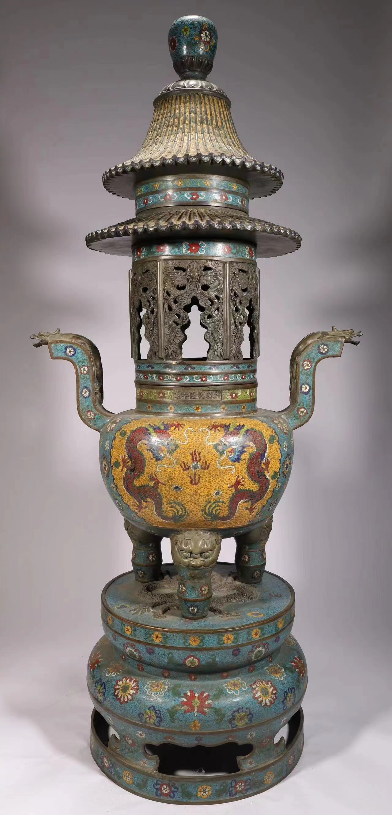 Qing Dynasty copper tire cloisonn é stove sandalwood: Height: 128cm. Width: 60cm. Weight: 47900g