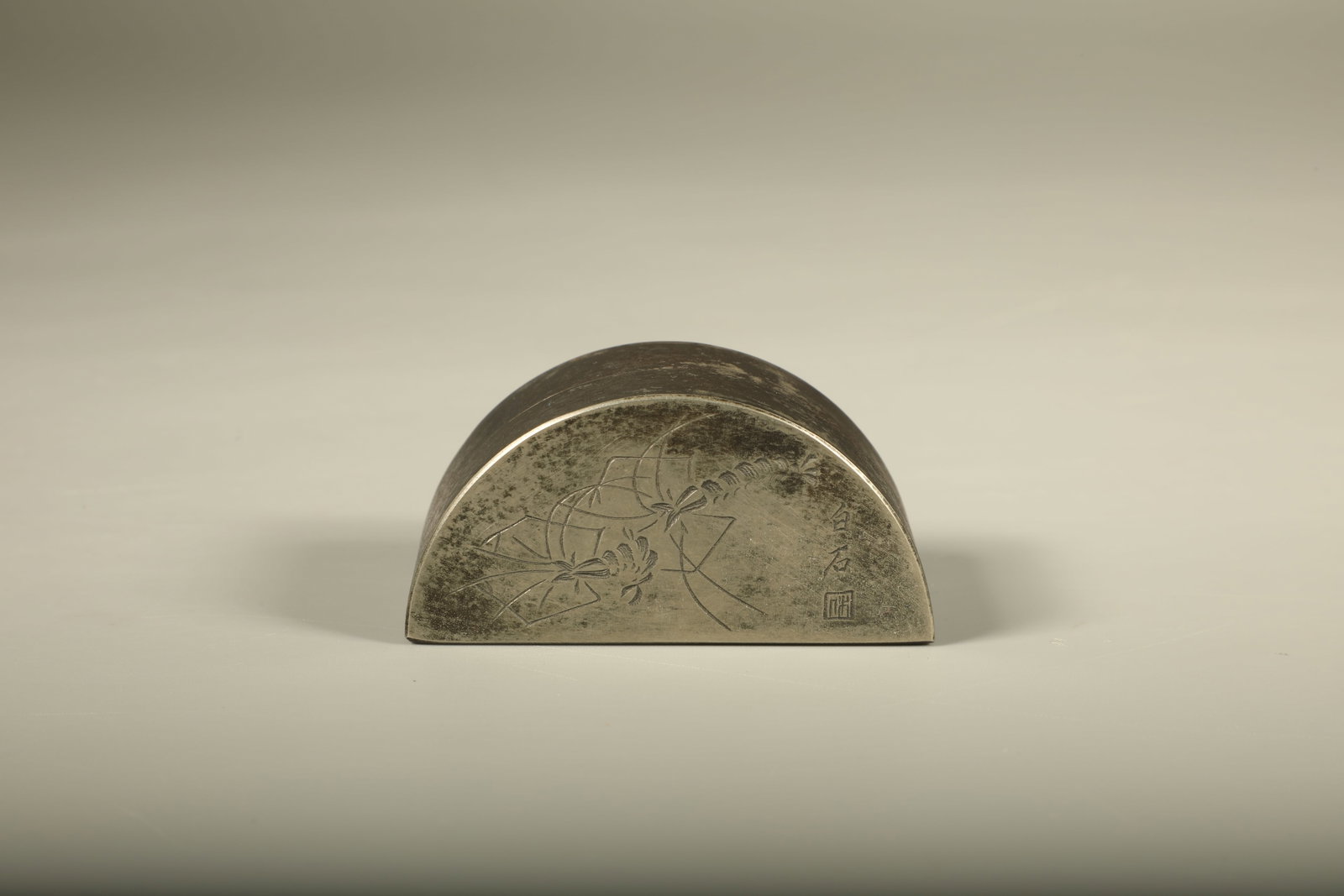 Qing Dynasty White Bronze Carving Shrimp Fun Ink Cartridge: Height: 3cm, Width: 6cm,