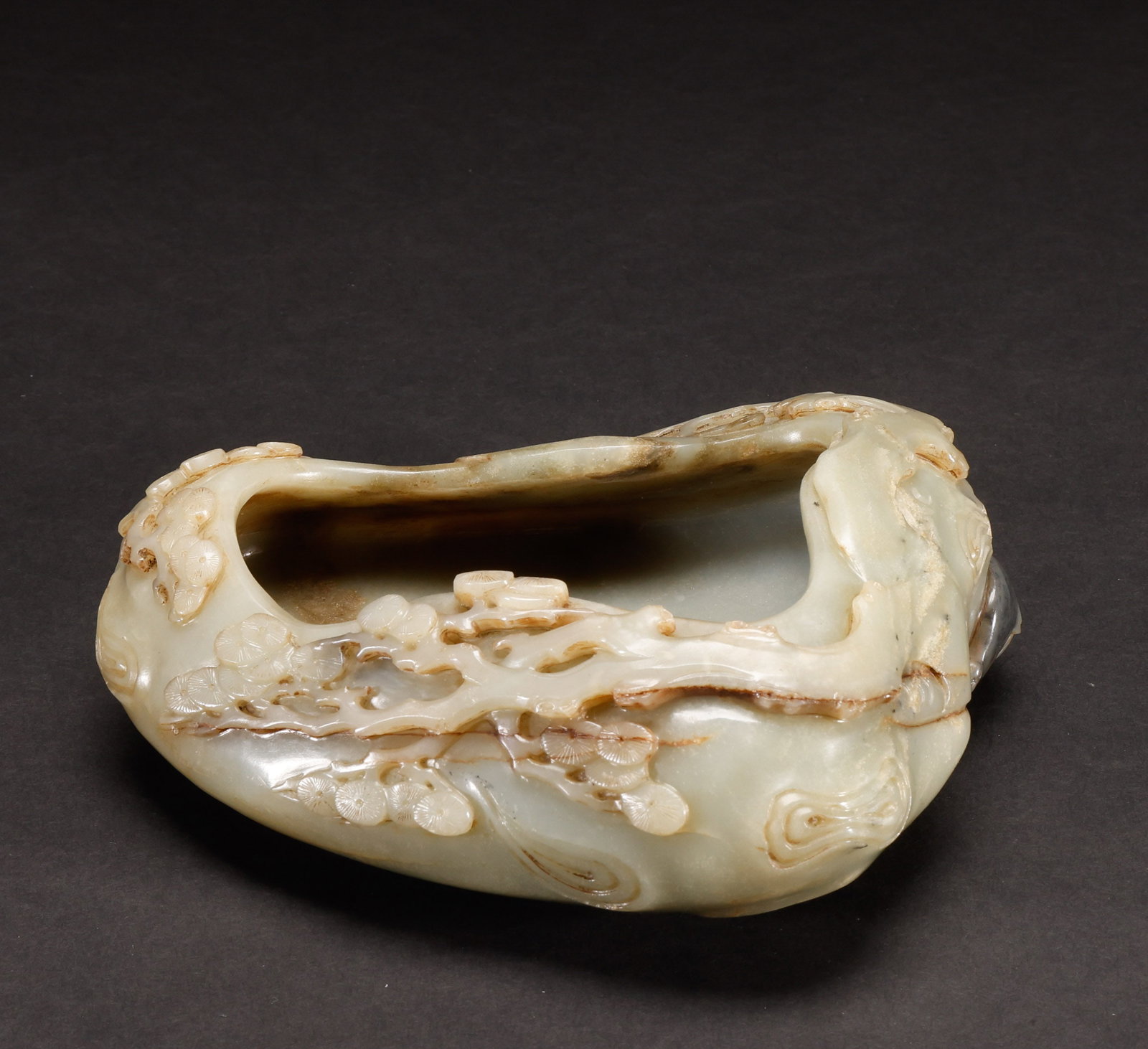 Hotan Jade Brush Wash in Qing Dynasty: Height: 16cm, Width: 15cm, Weight: 971g
