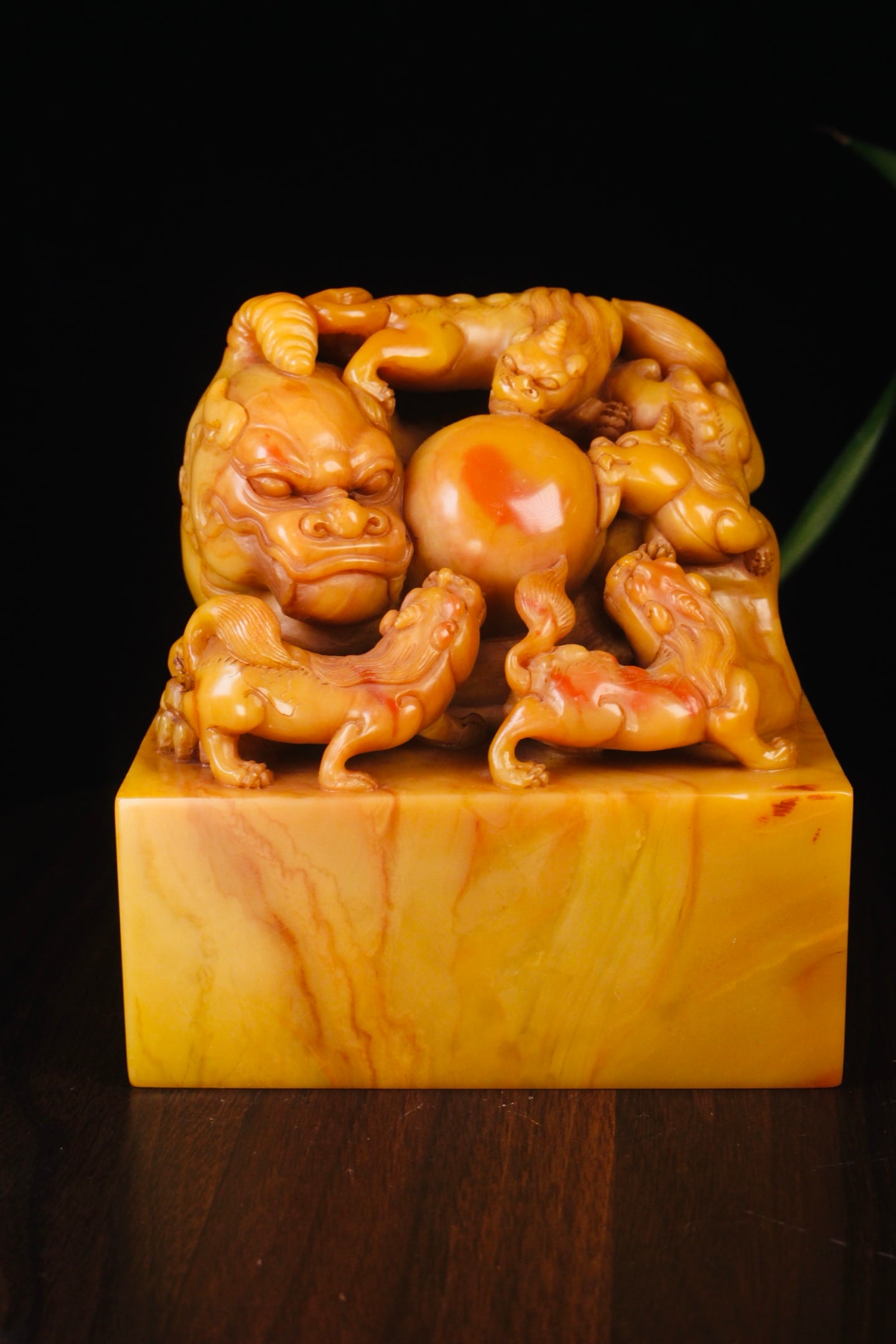 Qing Dynasty Tian Huangshi Seal: Height: 13.5cm, Width: 11.7cm, Weight: 2776g