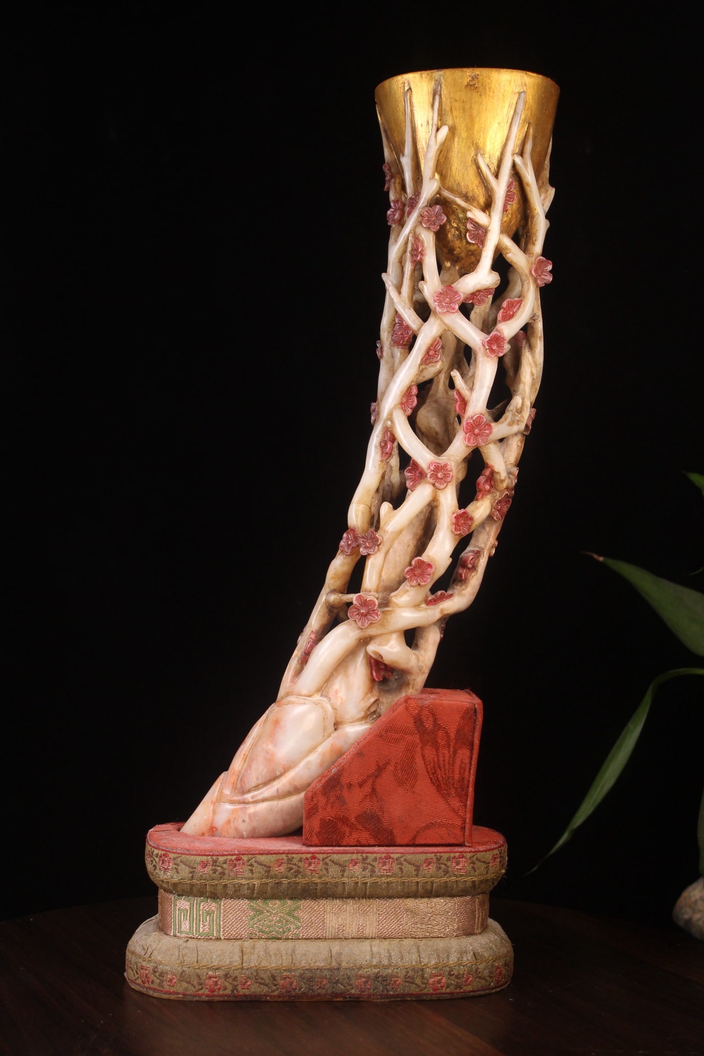 Qing Dynasty Shoushan Shihanmei Proud Bone (1 of 9)