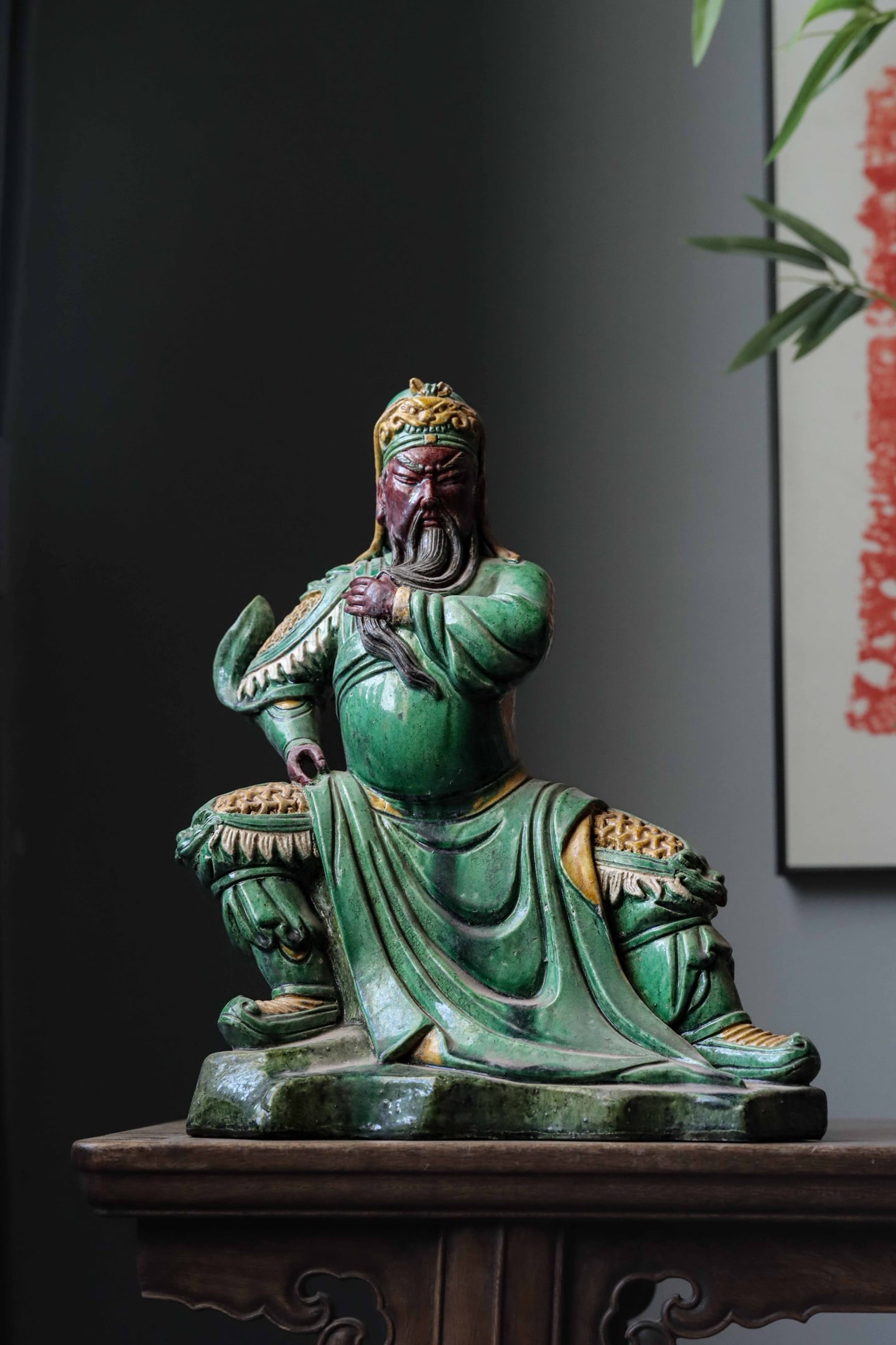 Ming Dynasty Liuli Guan Gong Statue: Height: 35cm, Width: 27cm,