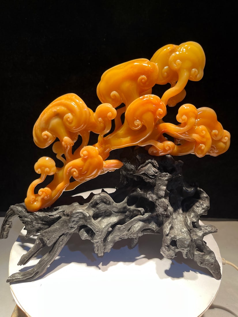Qing Dynasty Jintian Huanglingzhi Ornament (1 of 10)