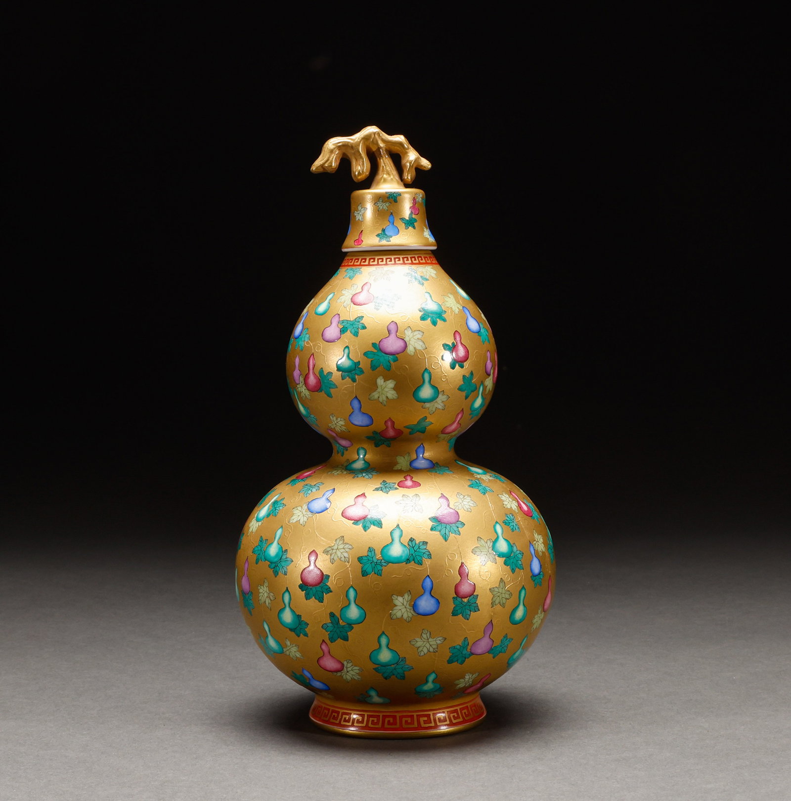 Qing Dynasty Jindi Pink Gourd Pattern Gourd Bottle (1 of 10)