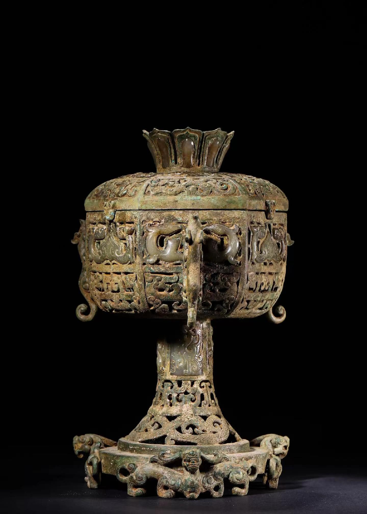 Before the Ming Dynasty, bronze inlaid jade hollow smoking furnace (1 of 6)