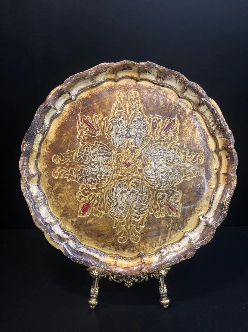Italian Copper Gilded Carving Flower Pattern Flower Mouth Plate: Gilt-bronze chased flower pattern flower-mouth plate, refined bronze, flower-mouth form, fully chased lotus flower pattern, inlaid with red material, with bronze stand, full gilding, exquisite craftsm
