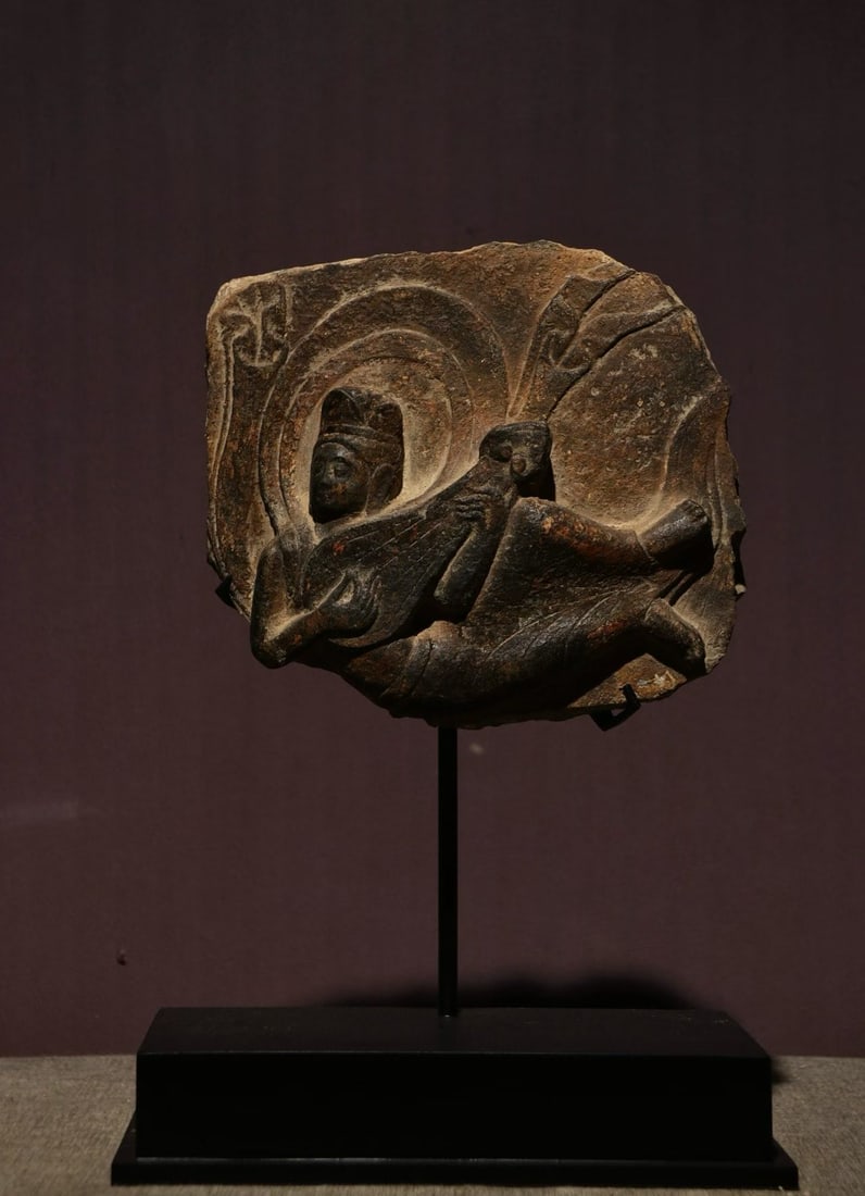 Before the Ming Dynasty, there were stone carvings of flying debris (1 of 6)