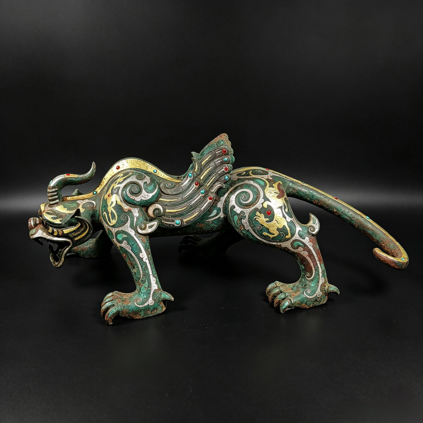 Before the Ming Dynasty, copper, gold, silver, gemstones, and auspicious beasts were inlaid (1 of 9)