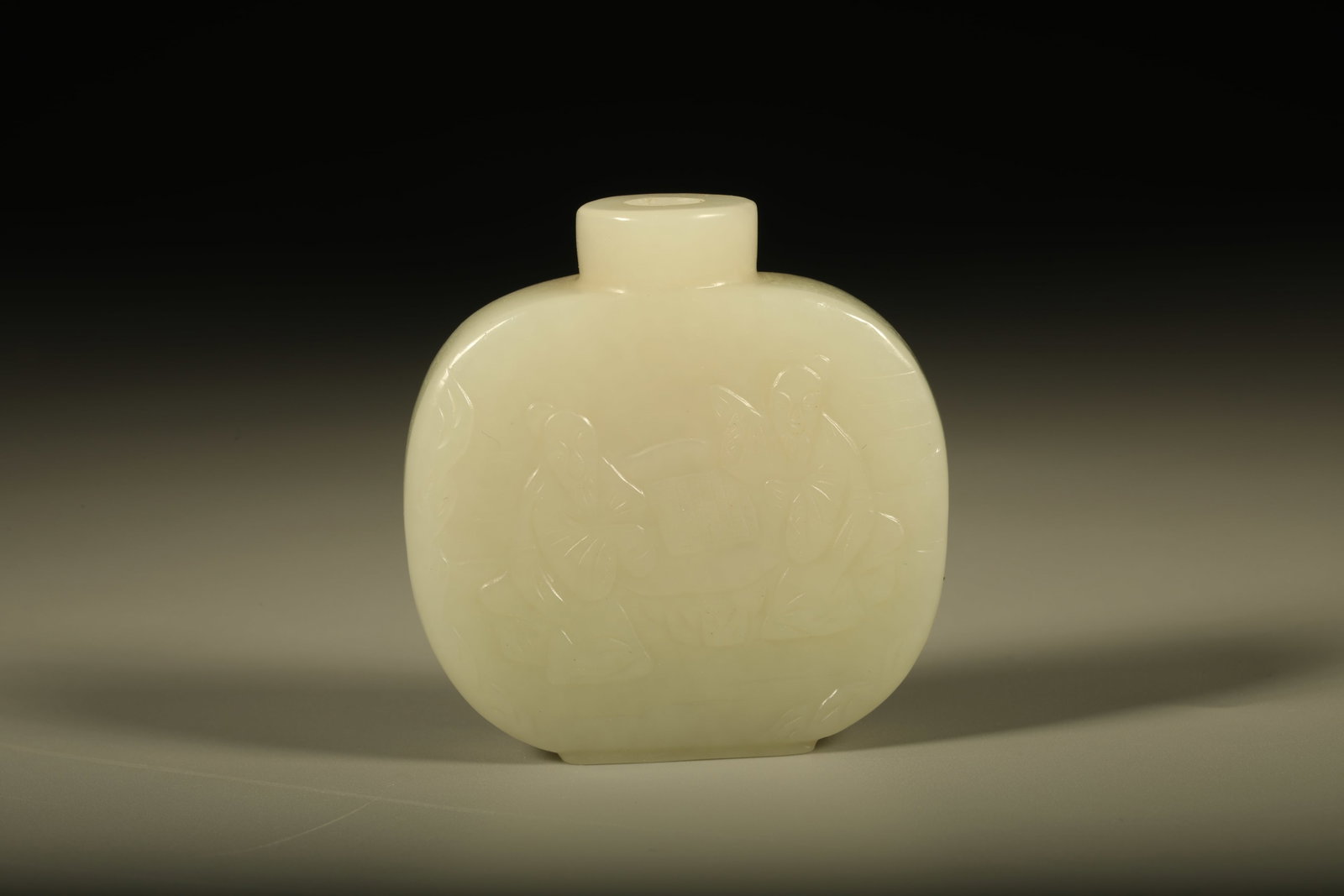 Qing Dynasty and Tian Yudiao played chess with the characters in snuff bottles (1 of 7)