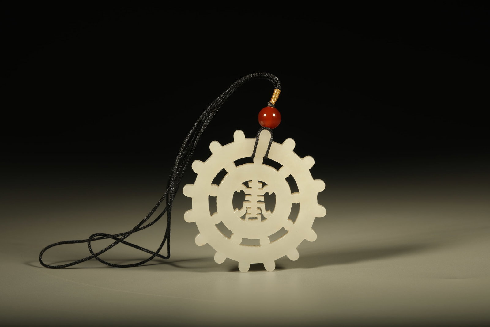Qing Dynasty Hetian Jade Carving Shouzi Brand: Hetian jade carved longevity-son plaque, warm and lustrous jade, fluent carving, elegant pattern, suitable for wearing and hanging. Dimensions: Height: 5cm, Thickness: 0.5cm.