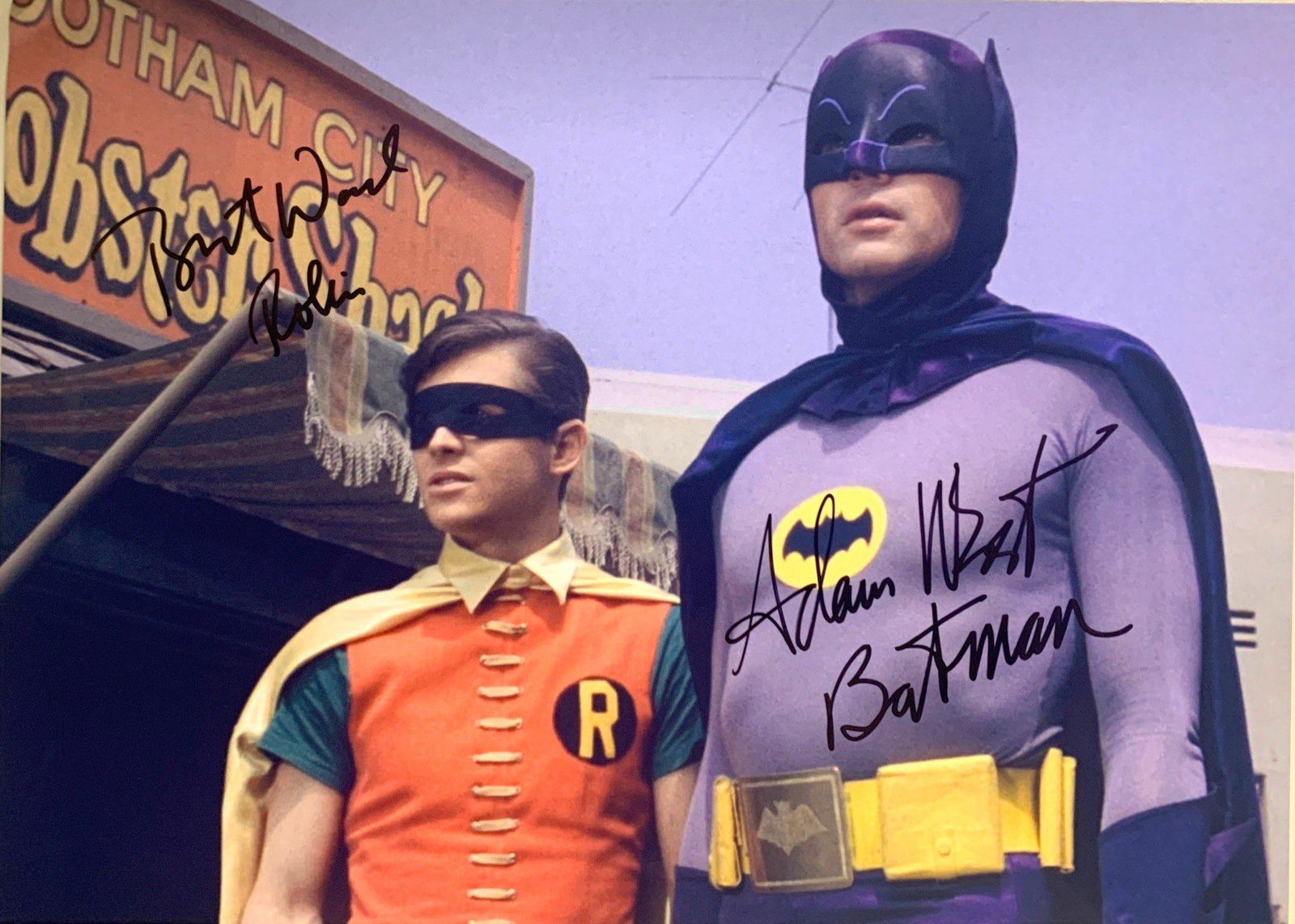Autograph Batman Photo: Size: 8 x 10'Autograph:Adam West, Burt Ward