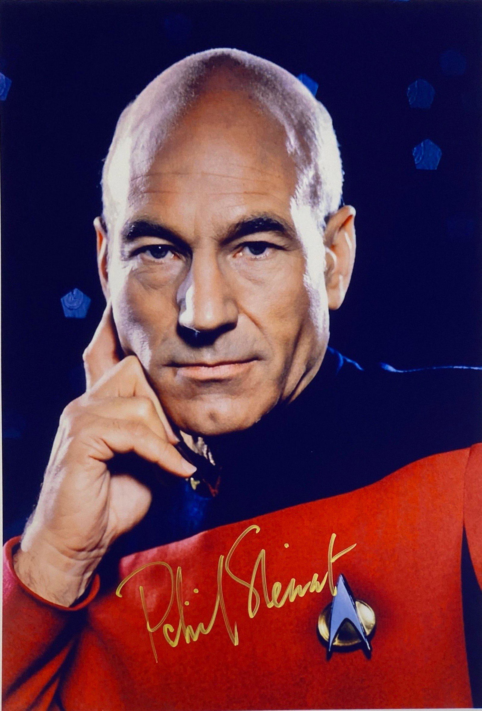 Autograph Star Trek Next Generation Photo: Size: 8 x 10'Autograph: Patrick Stewart