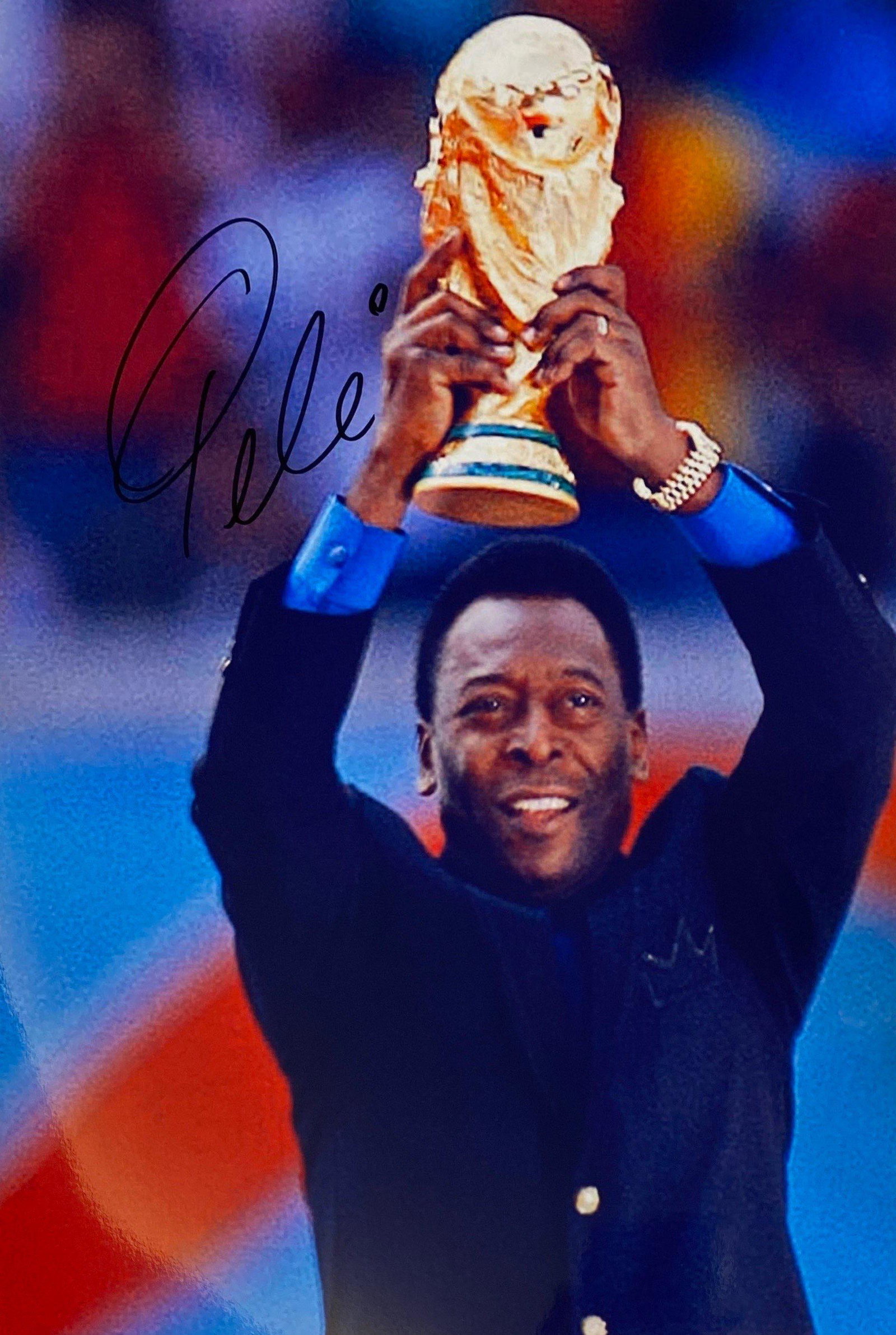 Autograph Pele Photo: Size: 8 x 10'Autograph: Pele