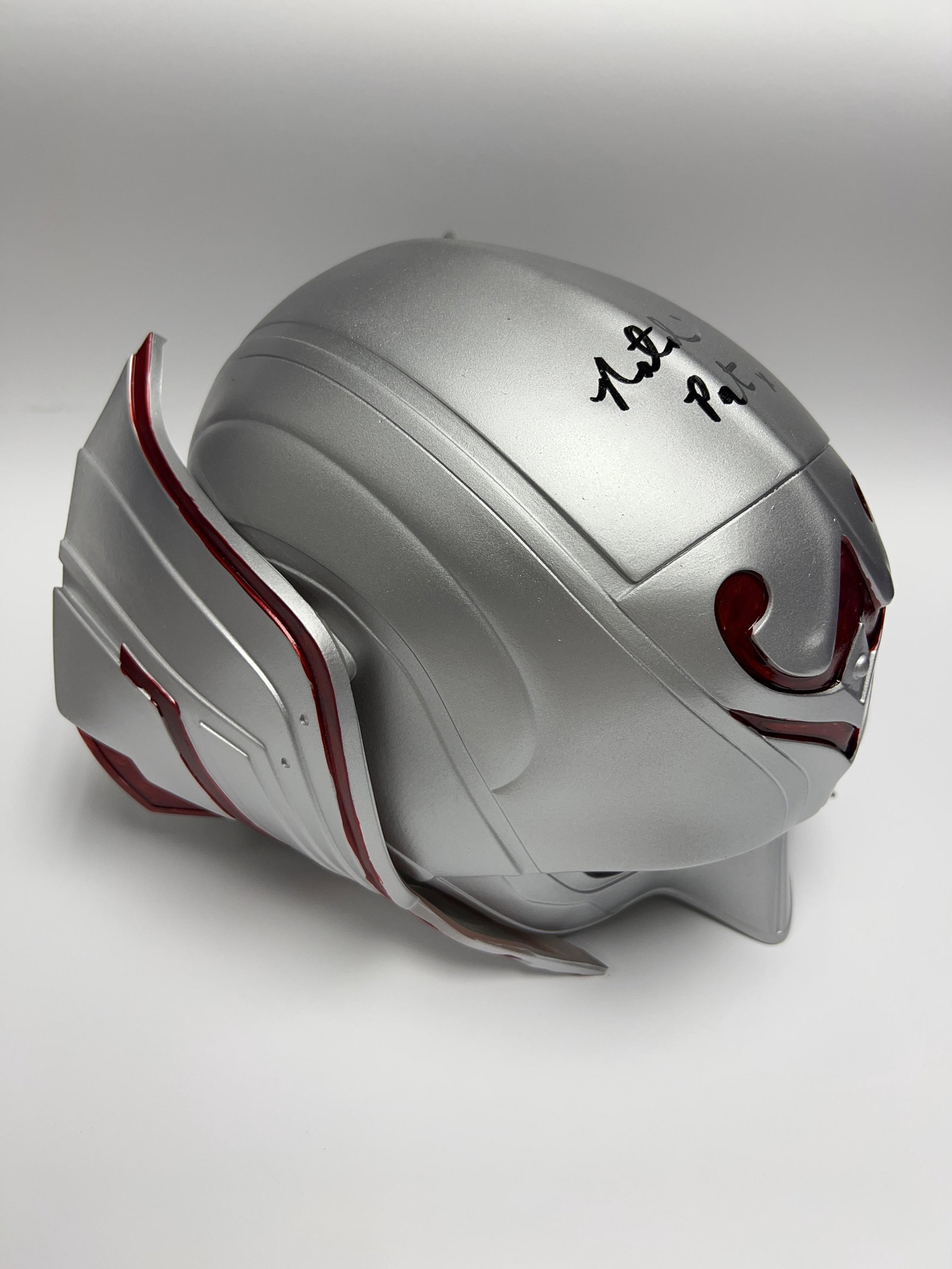 Autograph Thor Jane Foster Helmet: Category: CollectiblesAutograph: Natalie Portman Item Condition: Brand New