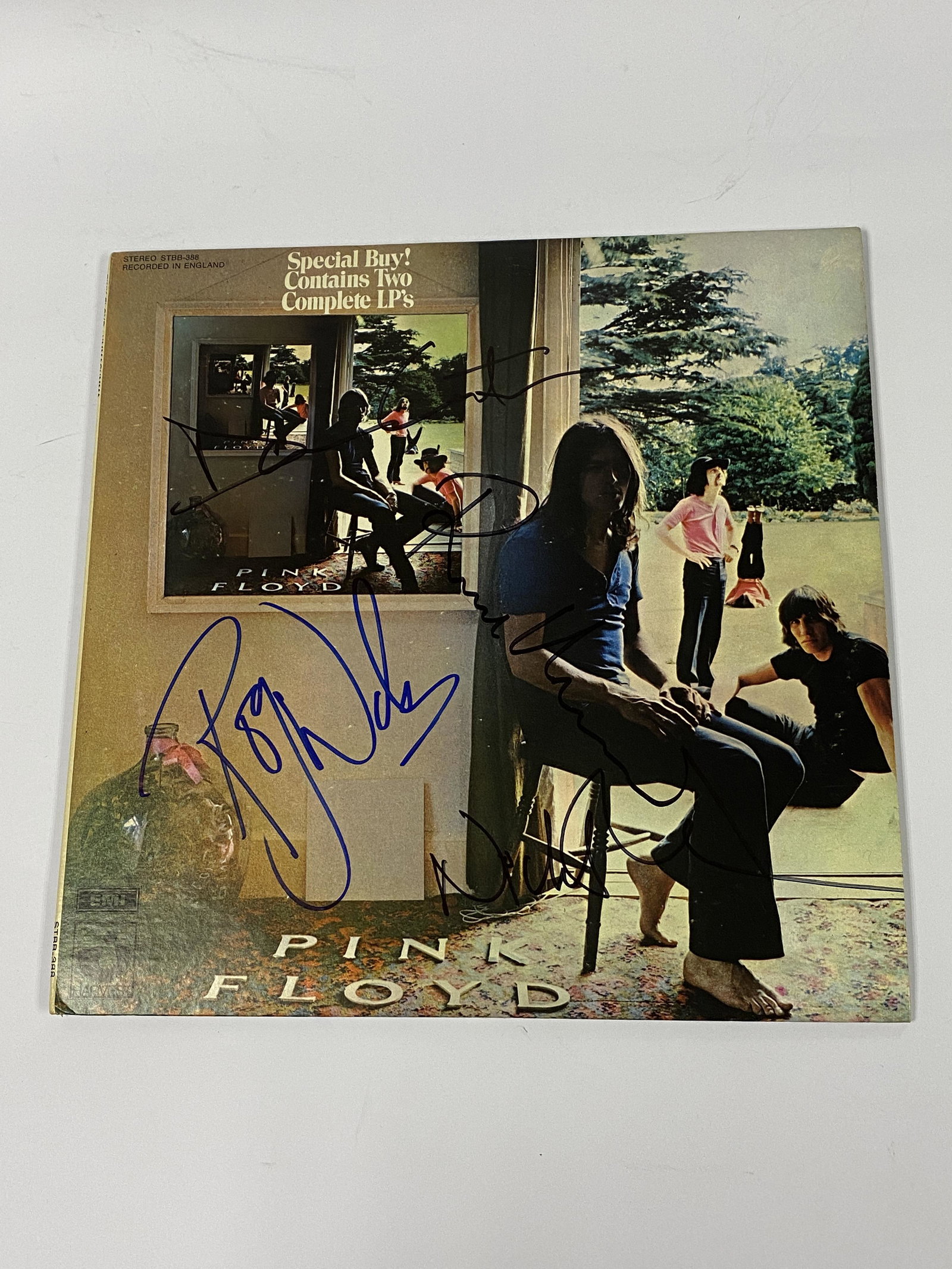 Autograph Pink Floyd Vinyl: Category: CollectiblesAutograph: Roger Waters, Nick Mason, David Gilmour, Richard Wright Item Condition: Brand New