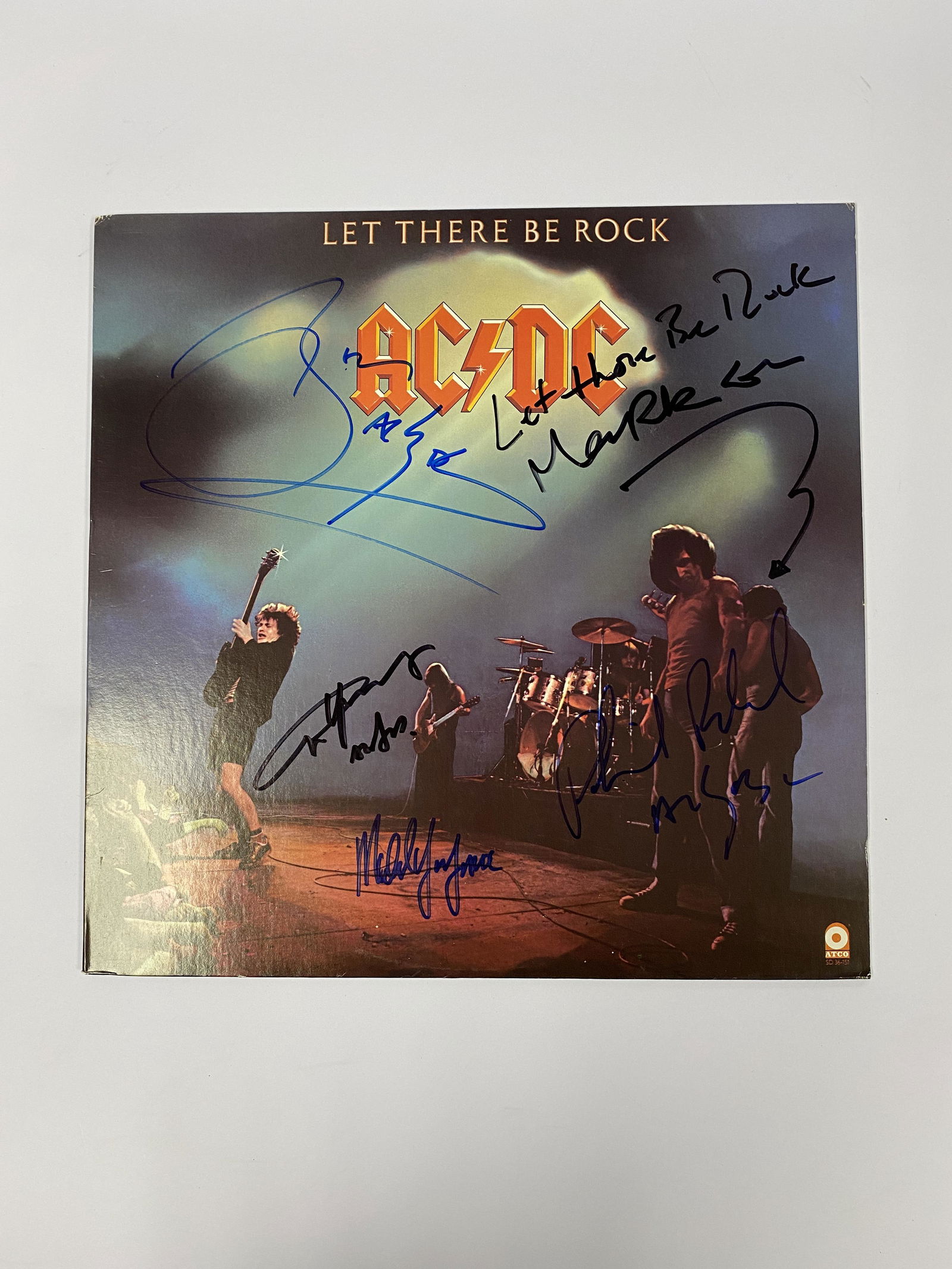Autograph ACDC Vinyl: Category: CollectiblesAutograph: Angus Young, Phil Rudd, Malcolm Young, Mark Evans, Bon Scott Item Condition: Brand New