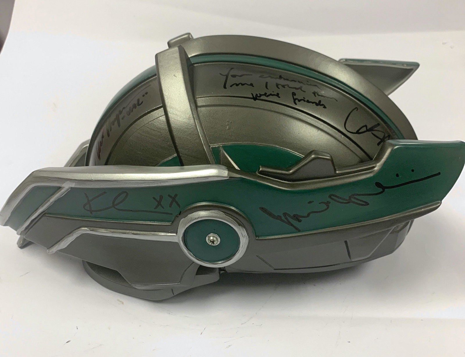 Autographed Thor Helmet: Category: CollectiblesAutograph: Chris Hemsworth, Tom Hiddleston, Cate Blanchett, Mark Ruffalo, Idris Elba, Jeff Goldblum, Tessa Thompson, Karl Urban, Taika Waititi