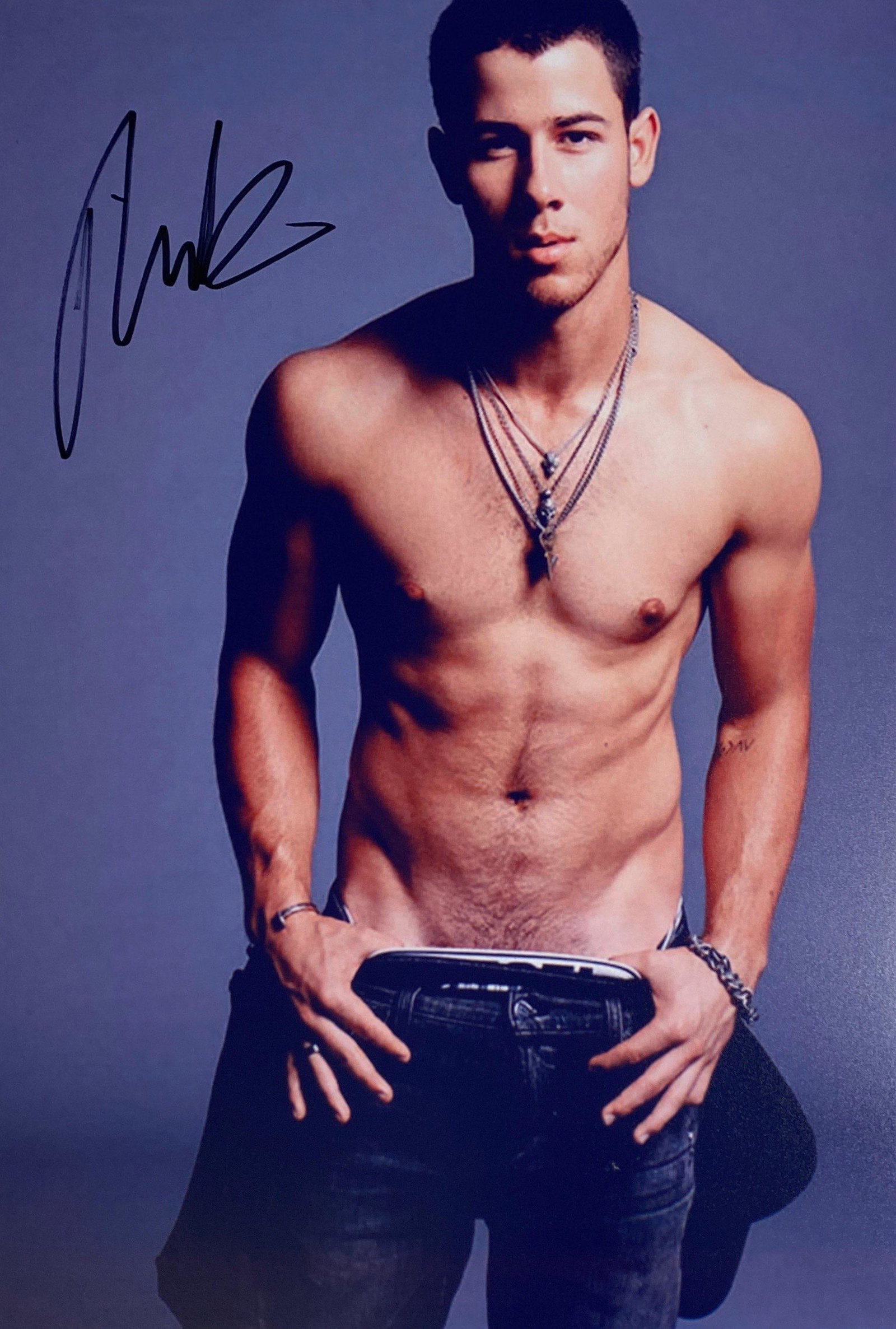 Autograph Nick Jonas Photo: Category: CollectiblesSize: 8 x 10Autograph: Nick Jonas