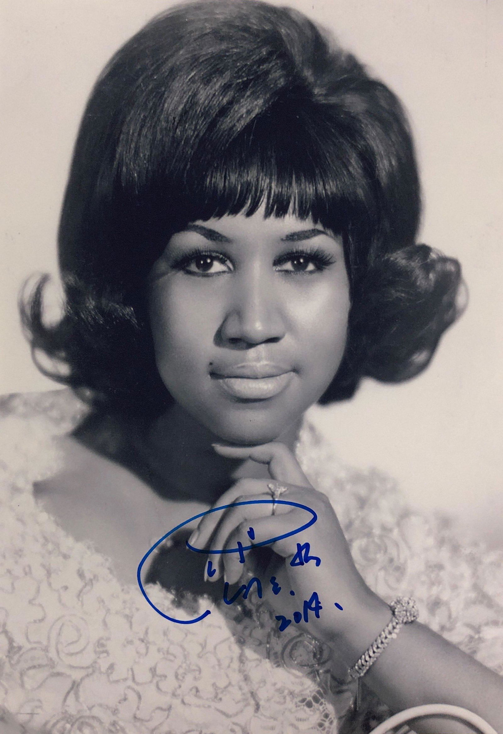 Autograph Aretha Franklin Photo (1 of 1)