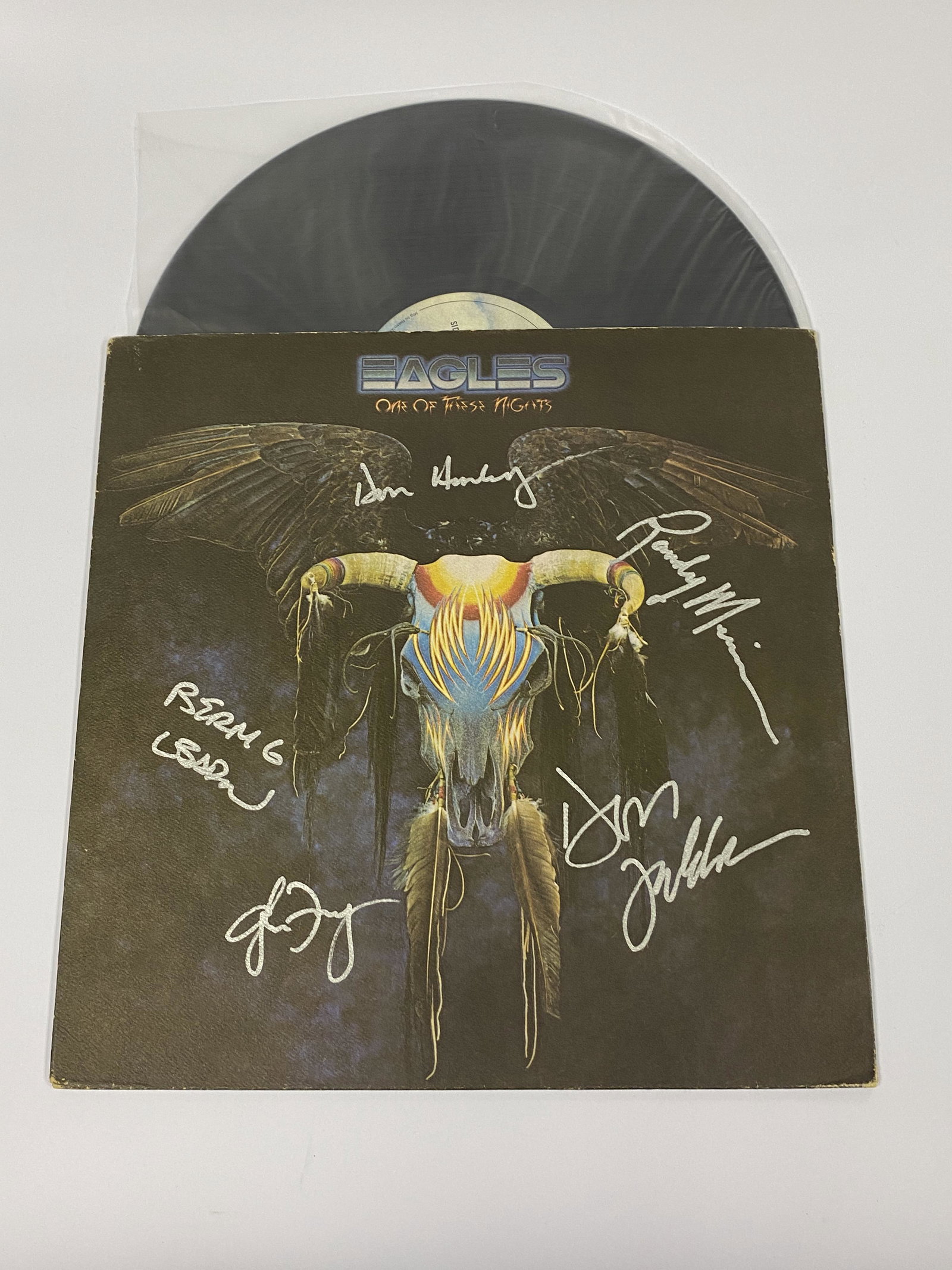Autograph Eagles Vinyl: Category: CollectiblesAutograph: Don Henley, Randy Meisner, Don Felder, Glenn Frey, Bernie Leadon Item Condition: Brand New